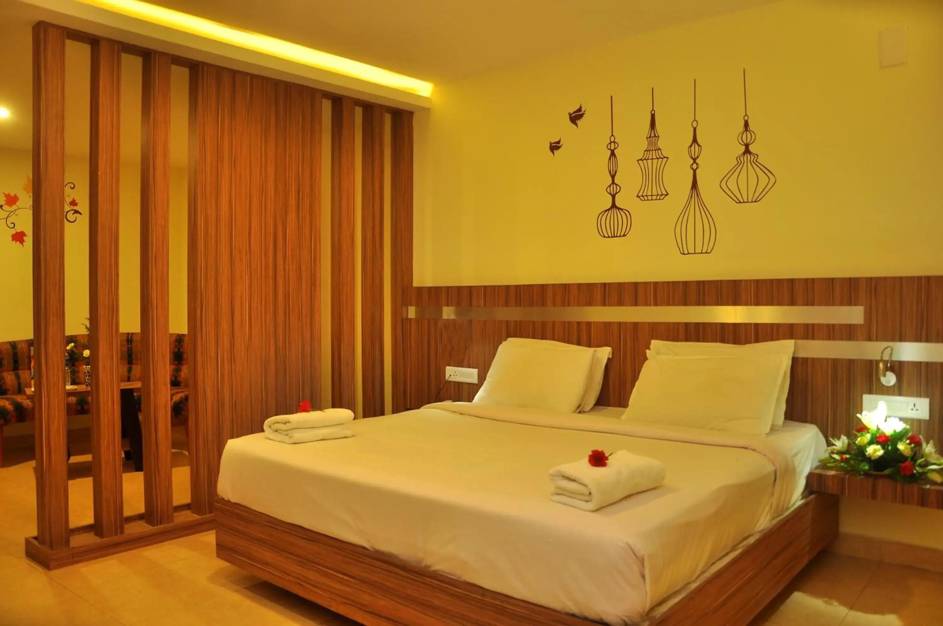 TV and multimedia, Bed in Vinayaga Inn by Poppys, Ooty TV and multimedia, Bed in Vinayaga Inn by Poppys, Ooty