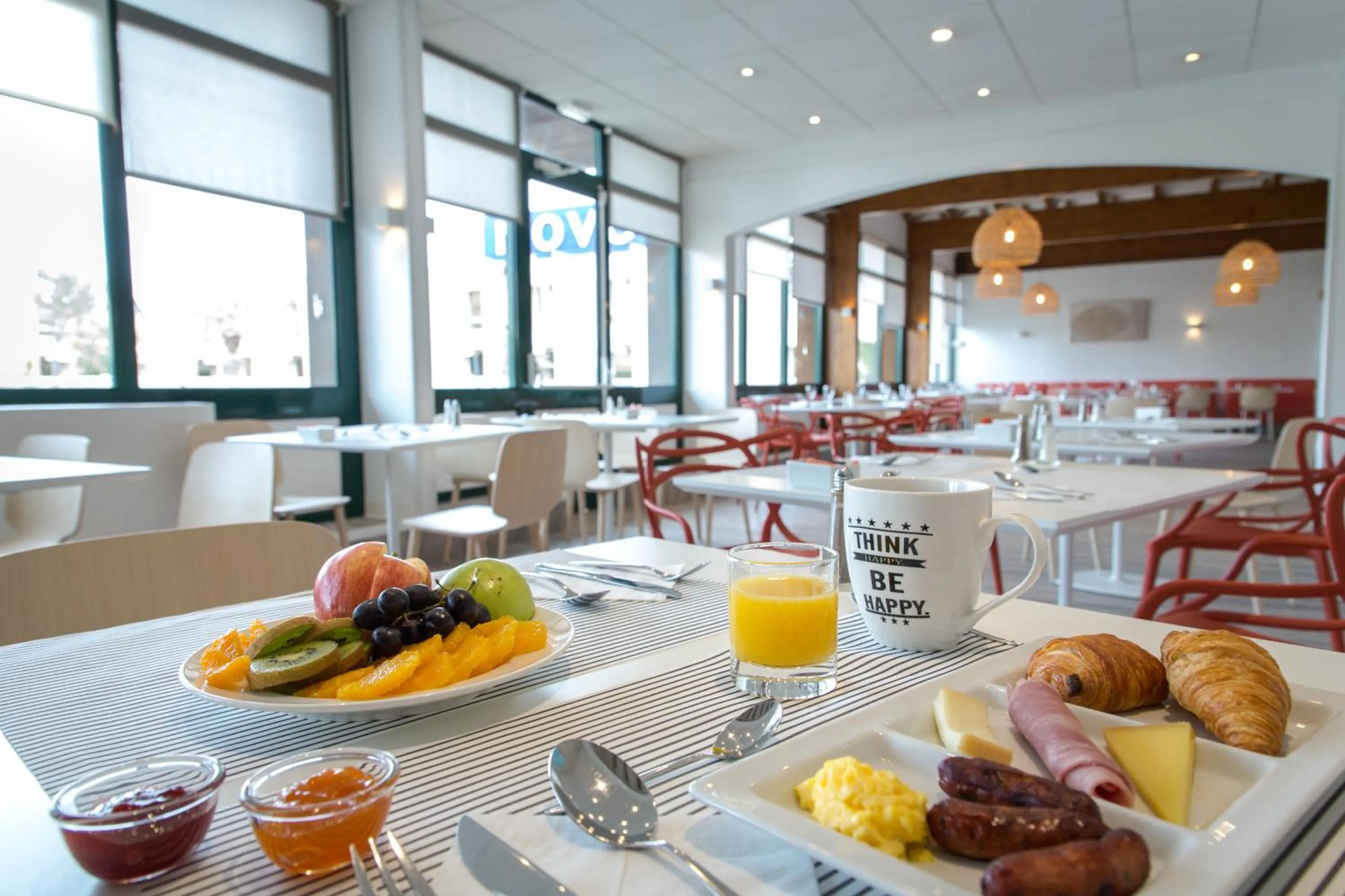 Restaurant/places to eat in Novotel Perpignan Nord Rivesaltes