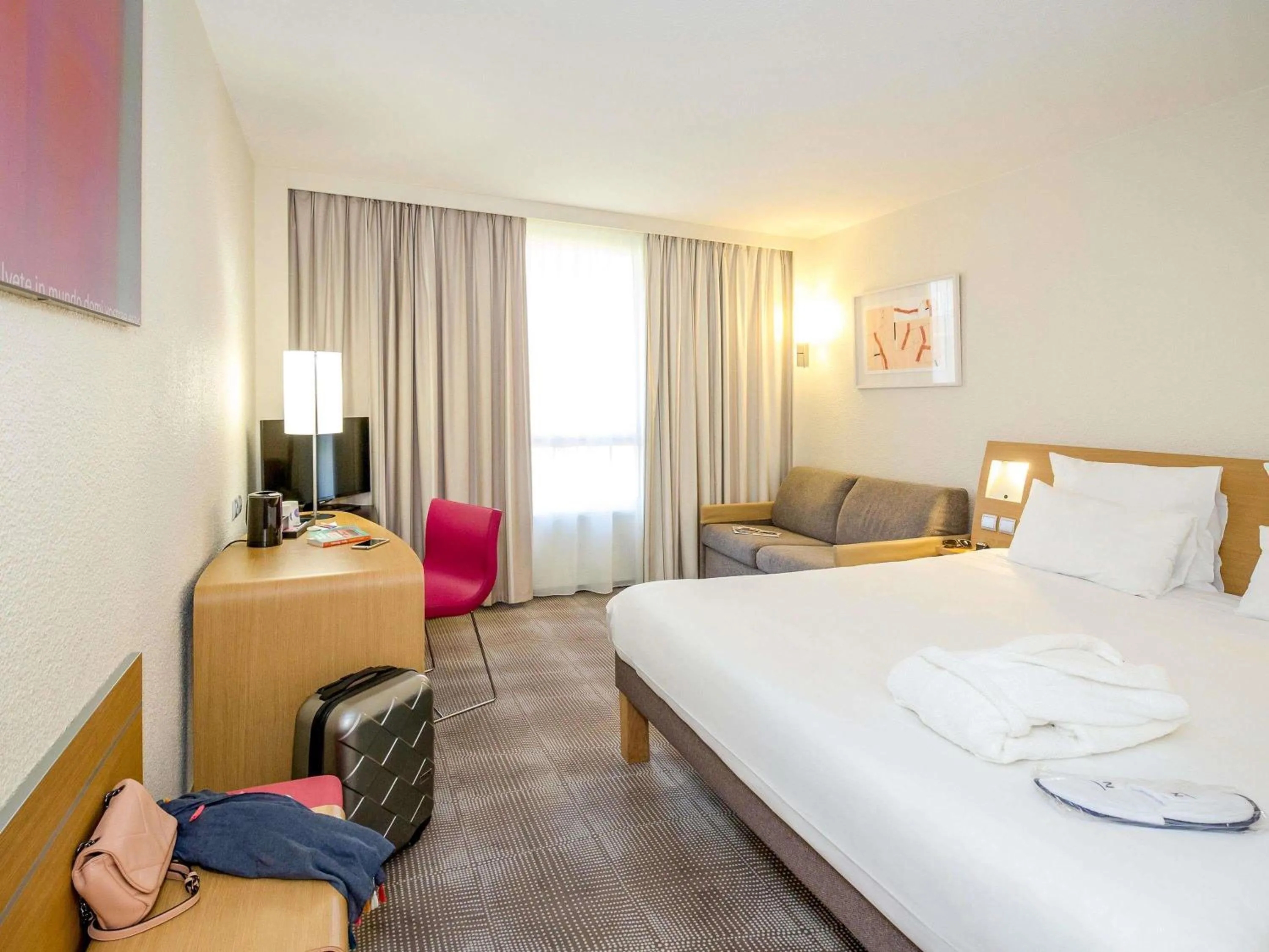 Property building, Bed in Novotel Perpignan Nord Rivesaltes