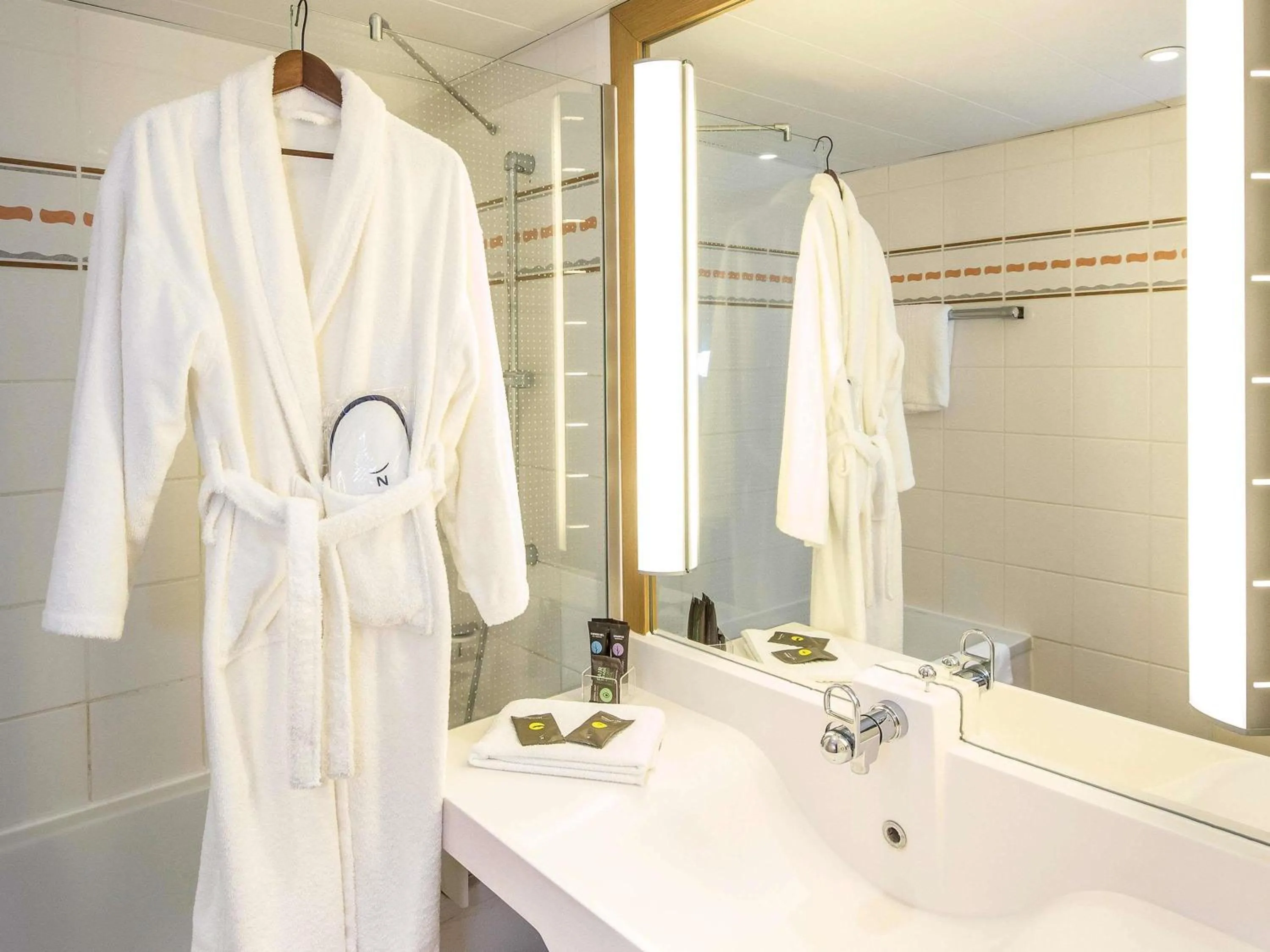 Bedroom in Novotel Perpignan Nord Rivesaltes