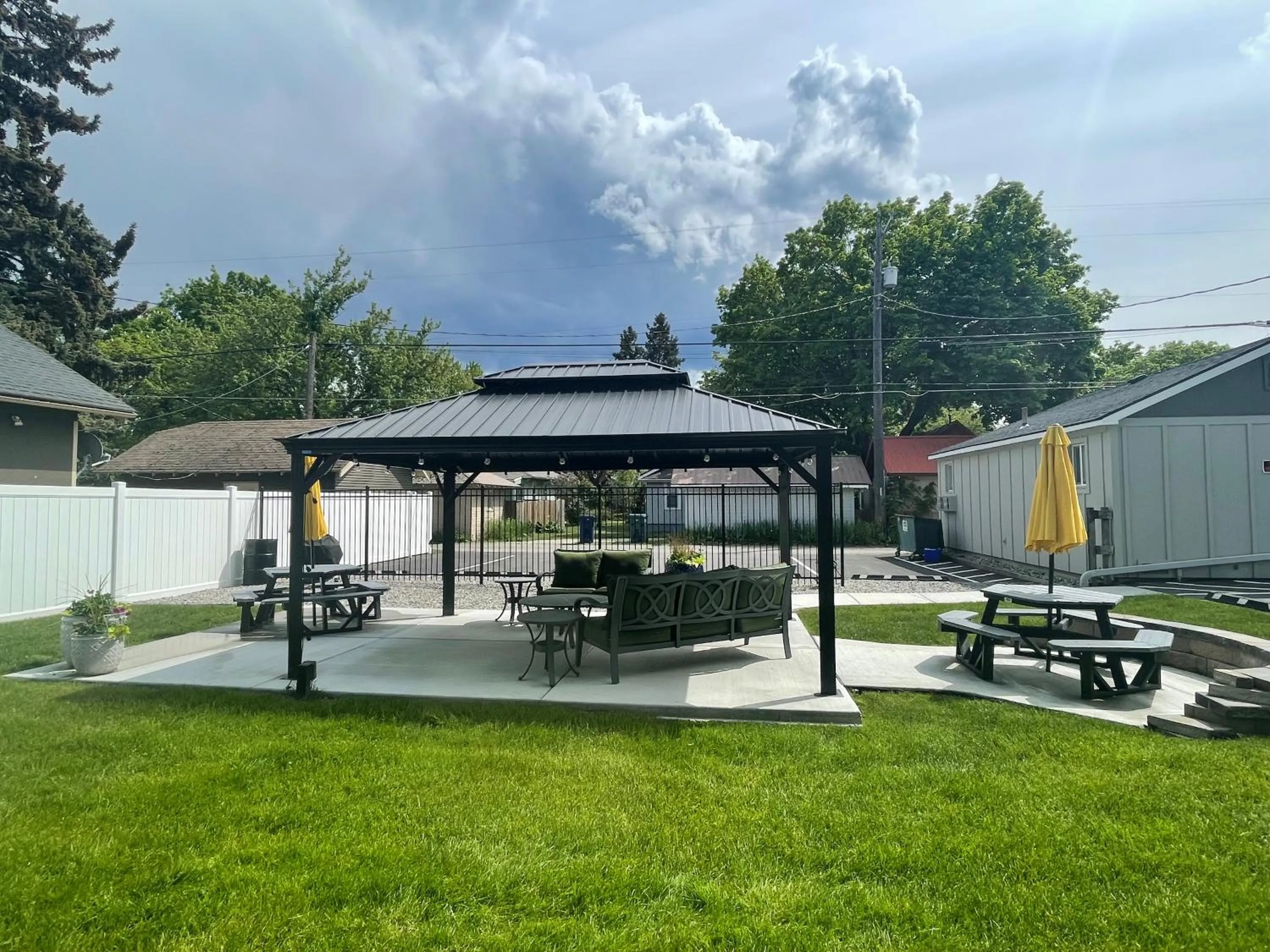 Property building in North Idaho Inn