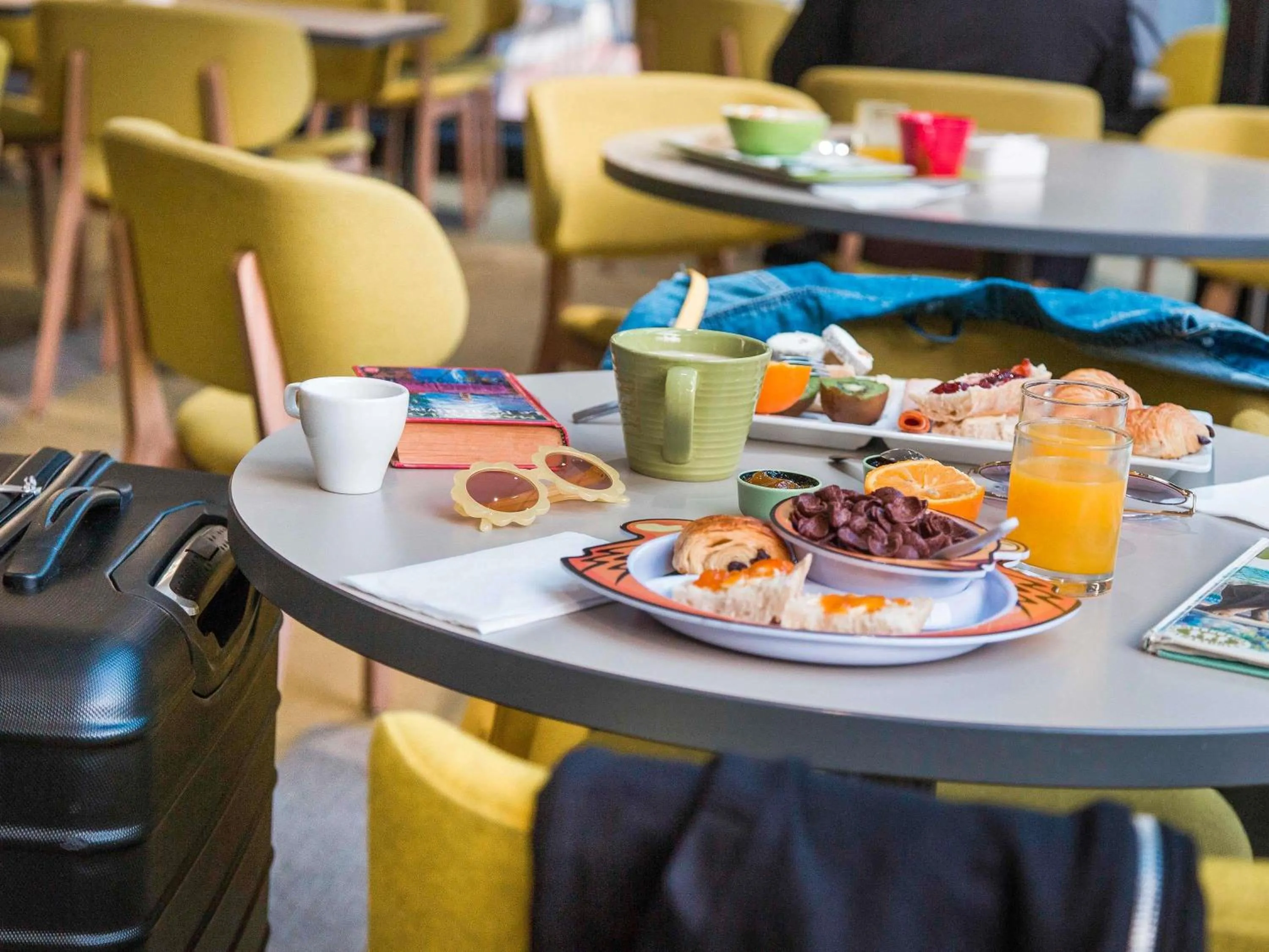 Breakfast in ibis Styles Tours Sud