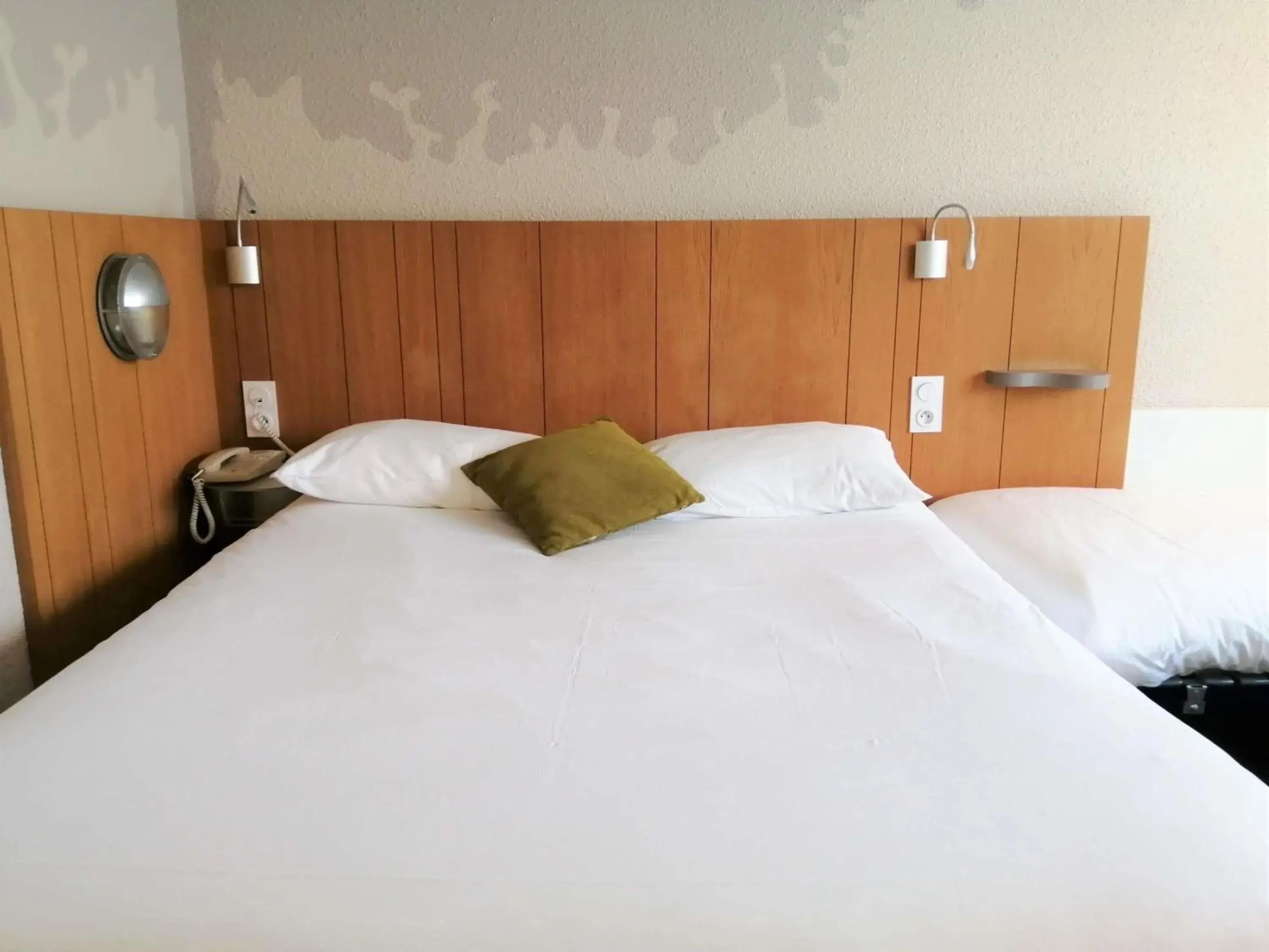 Bedroom, Bed in ibis Styles Tours Sud Bedroom, Bed in ibis Styles Tours Sud