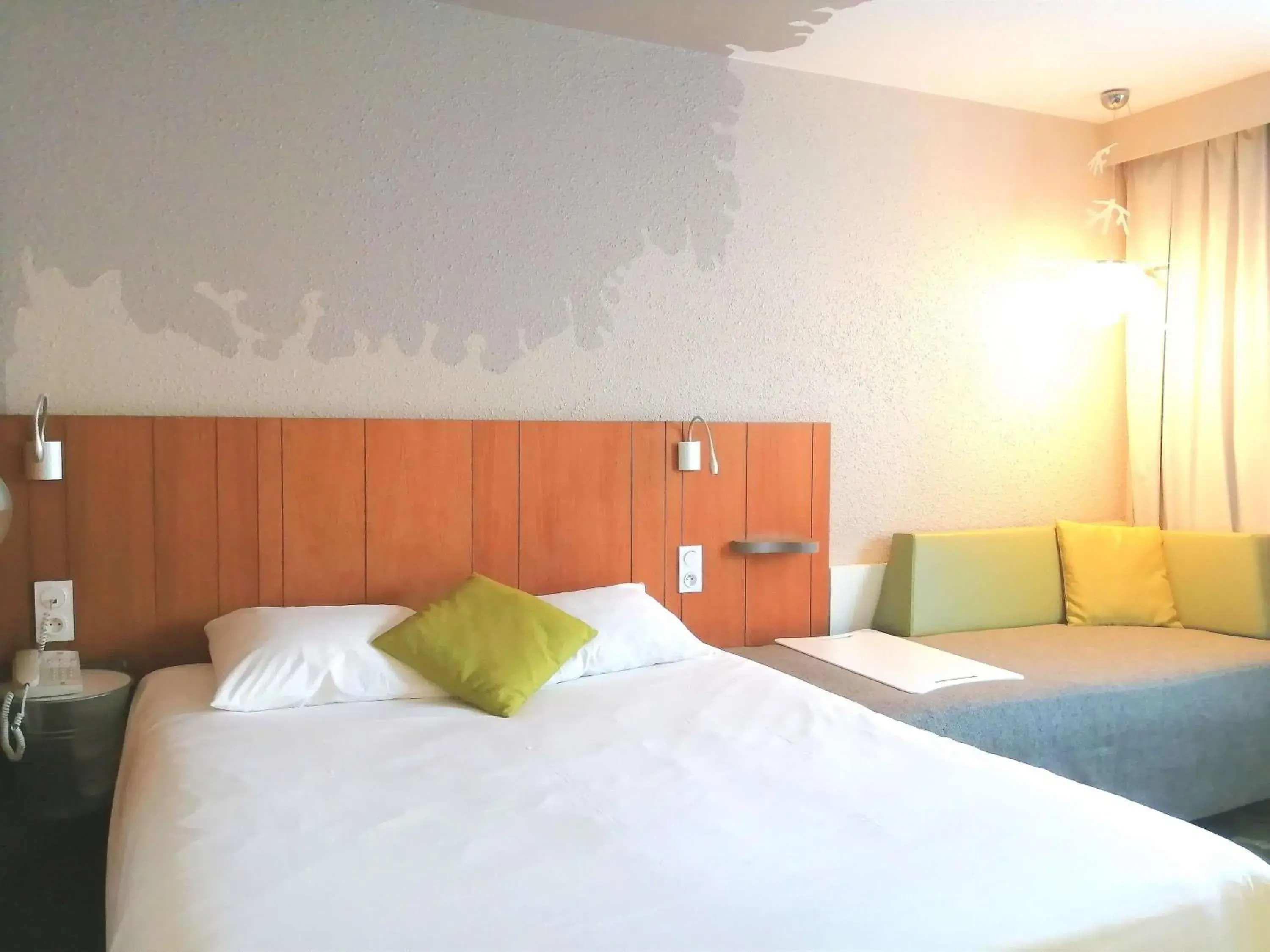 Bedroom, Bed in ibis Styles Tours Sud Bedroom, Bed in ibis Styles Tours Sud
