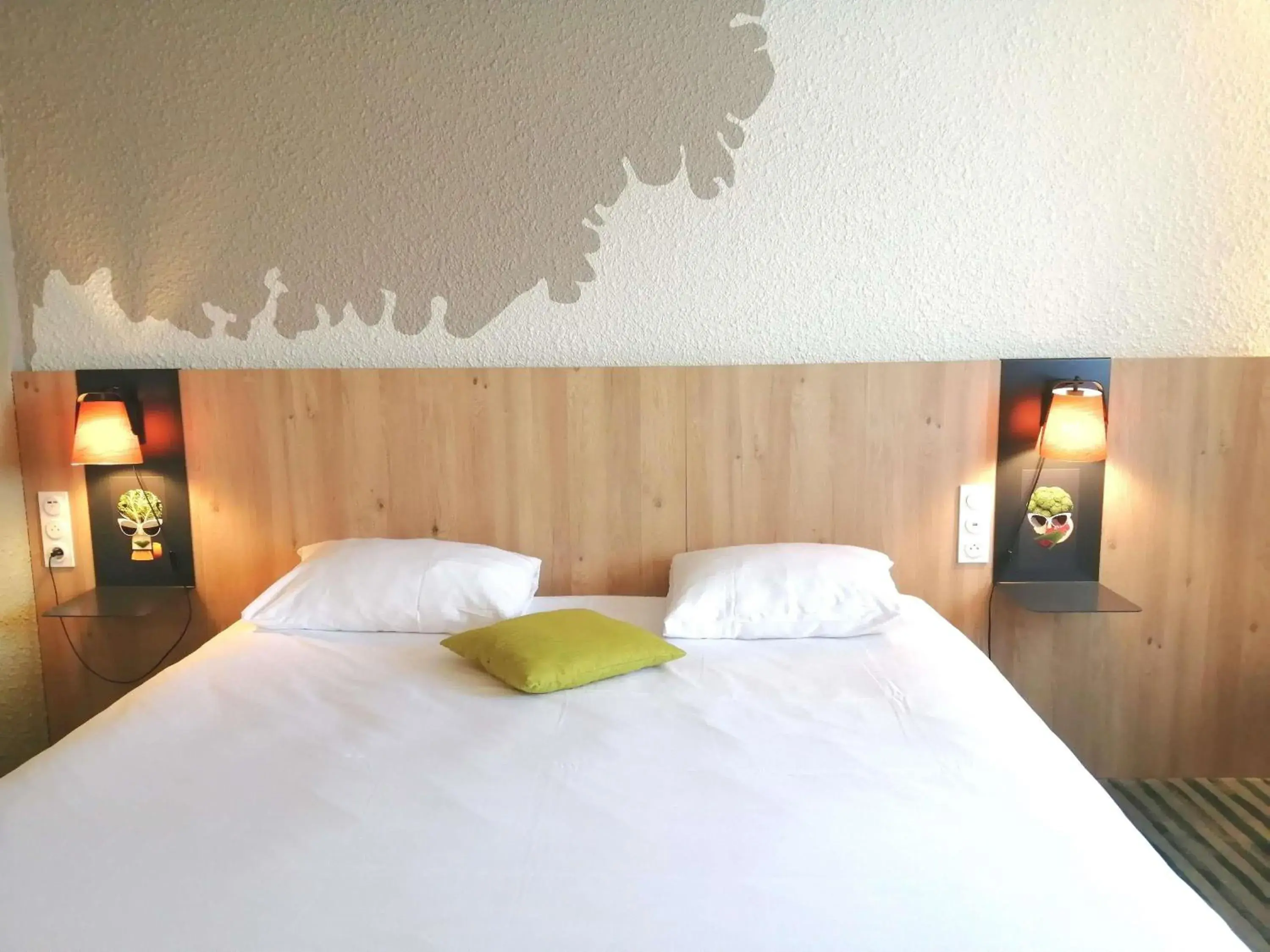 Bedroom, Bed in ibis Styles Tours Sud Bedroom, Bed in ibis Styles Tours Sud