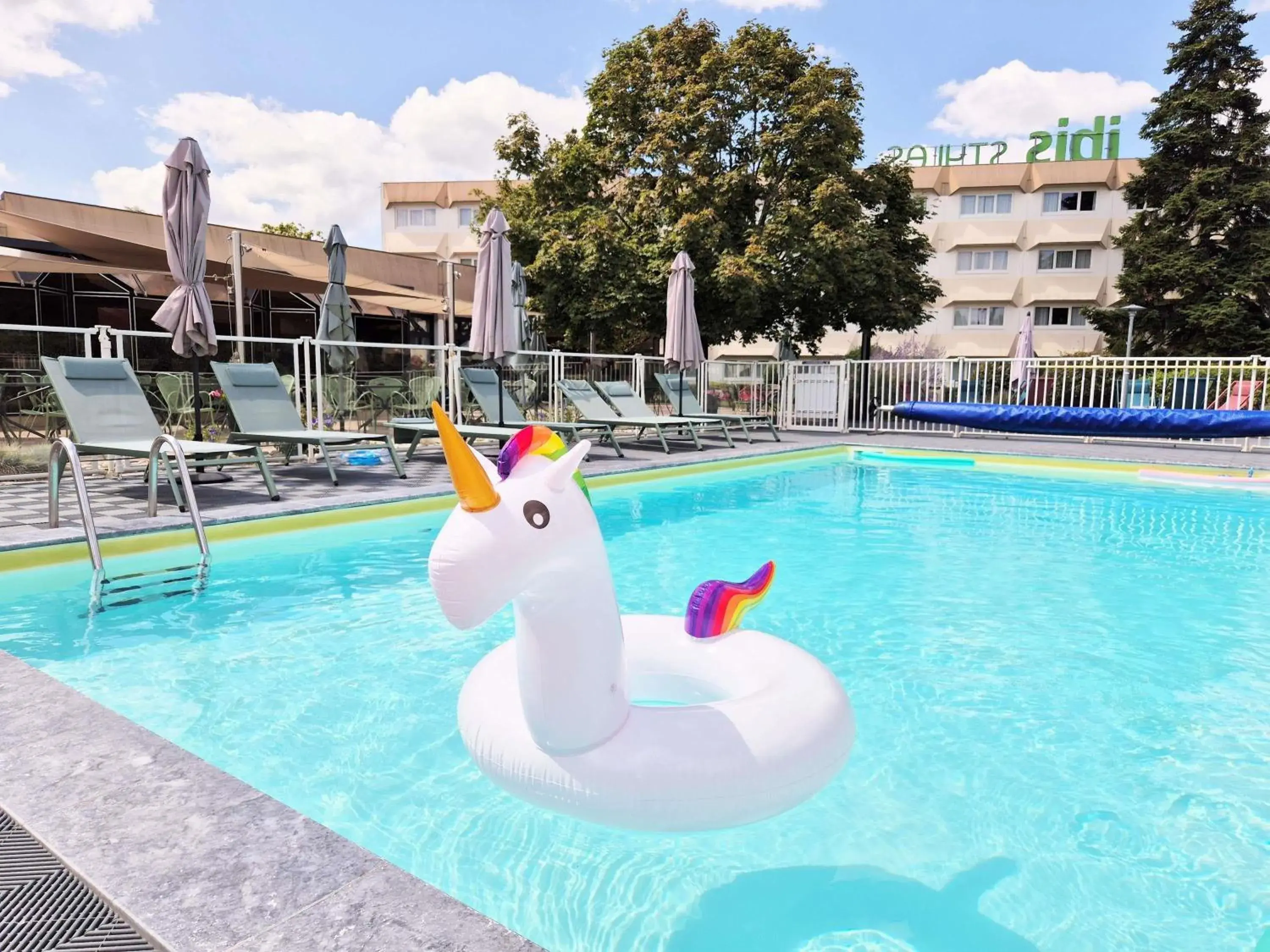 Pool view in ibis Styles Tours Sud Pool view in ibis Styles Tours Sud