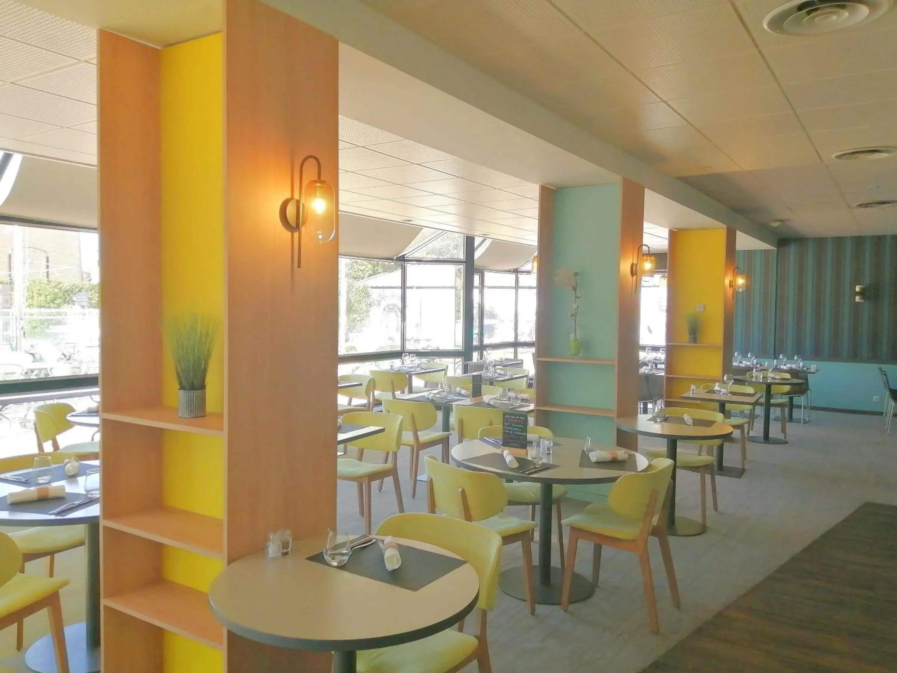 Restaurant/places to eat in ibis Styles Tours Sud Restaurant/places to eat in ibis Styles Tours Sud