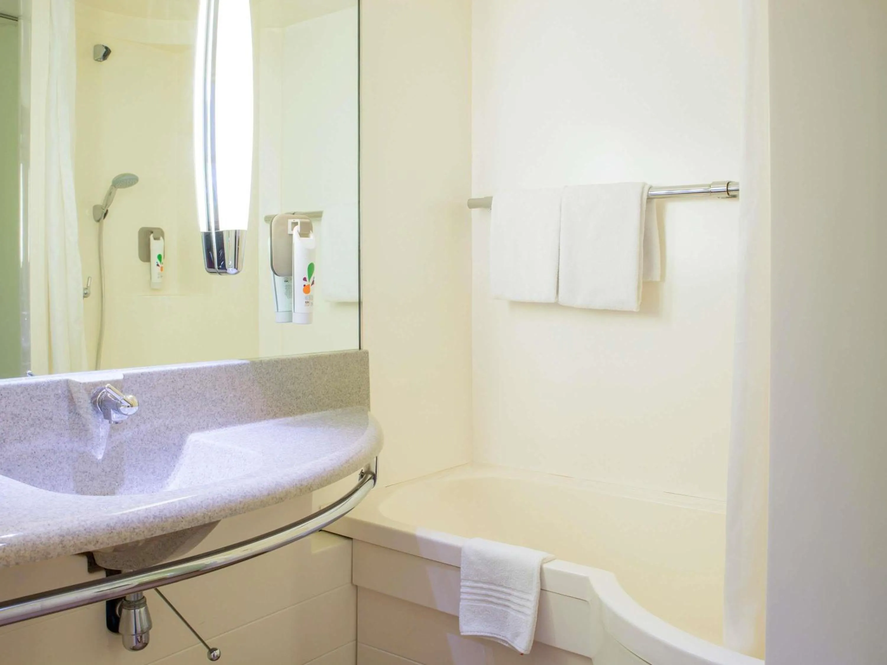 Bedroom in ibis Styles Tours Sud