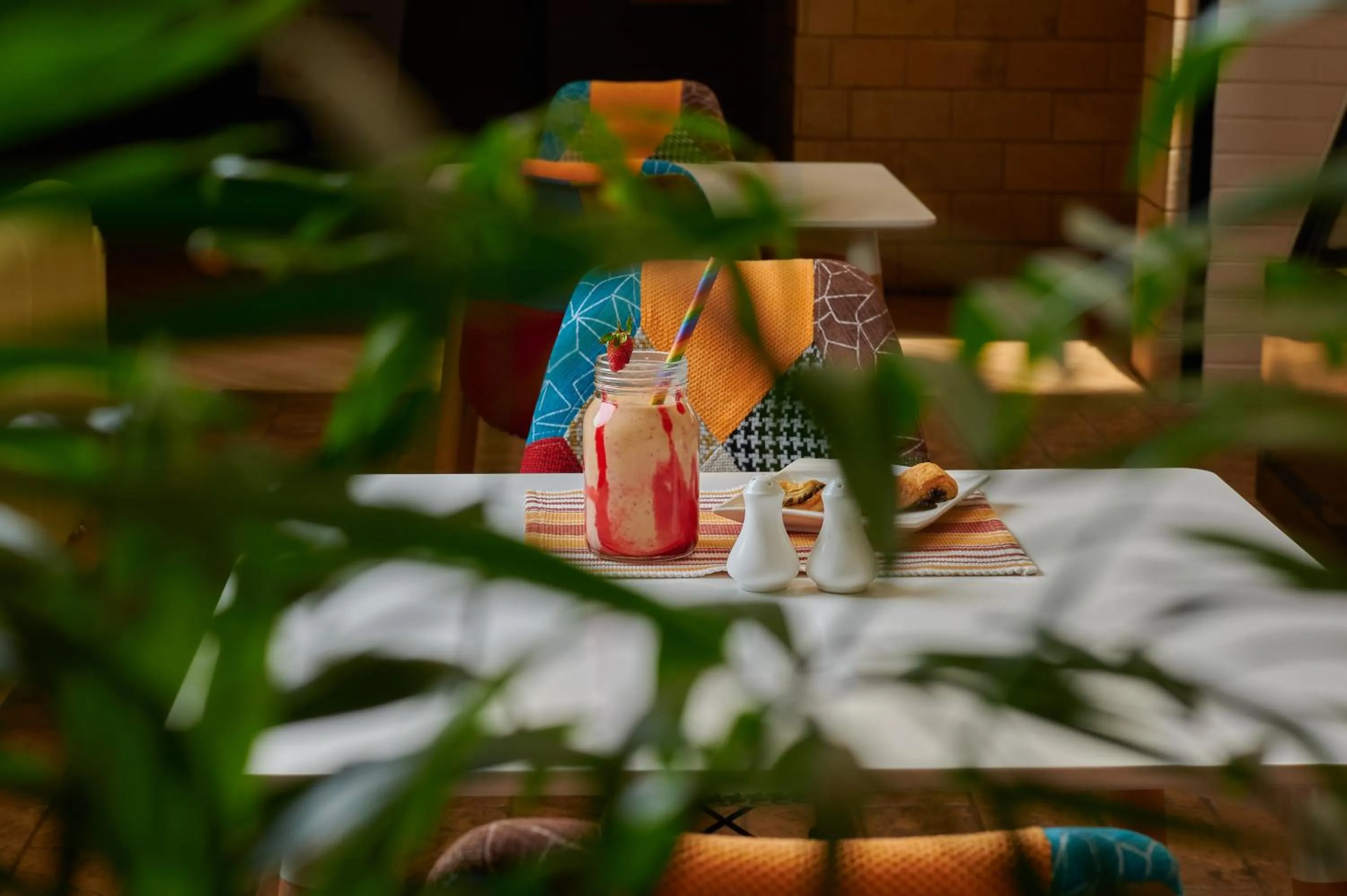 Restaurant/places to eat in Batians Apartment Hotel