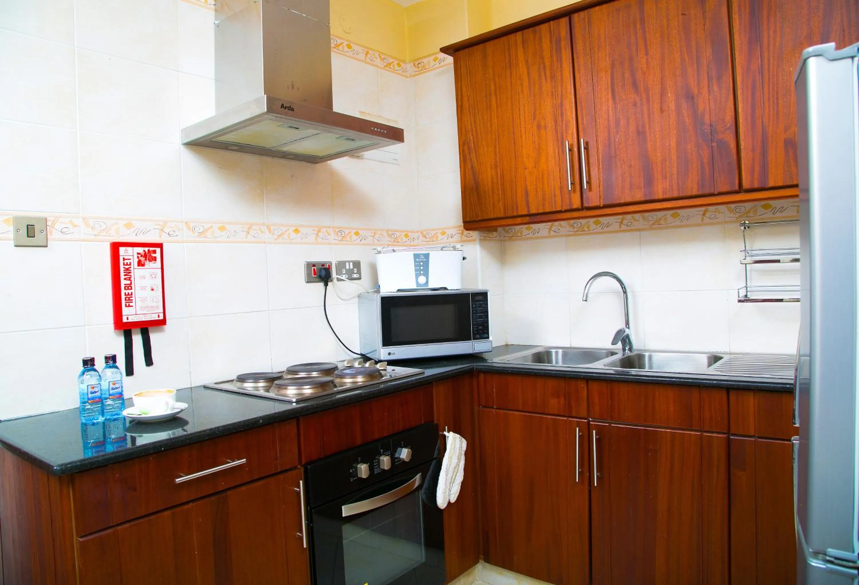 Kitchen or kitchenette in Batians Apartment Hotel