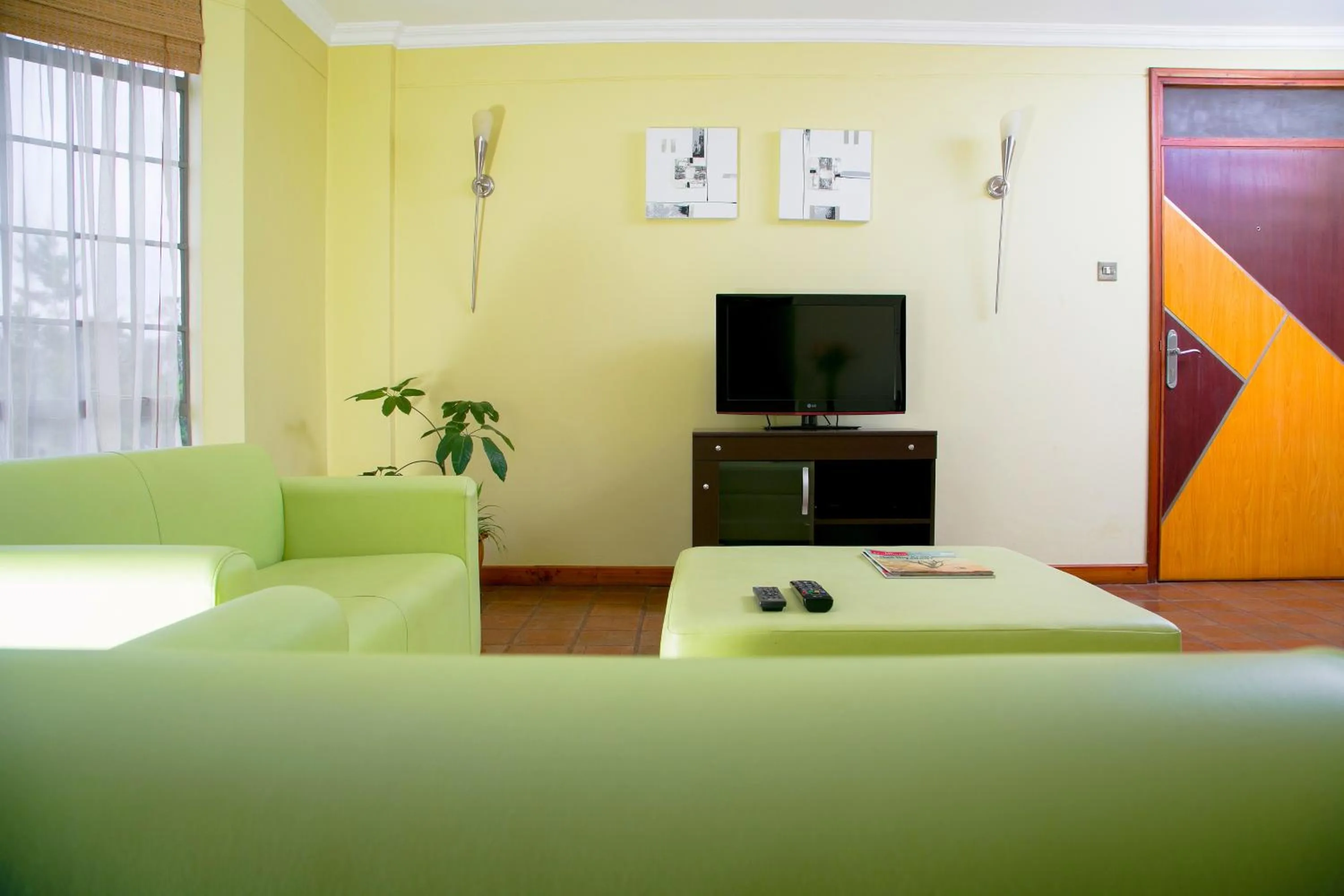 Seating area in Batians Apartment Hotel