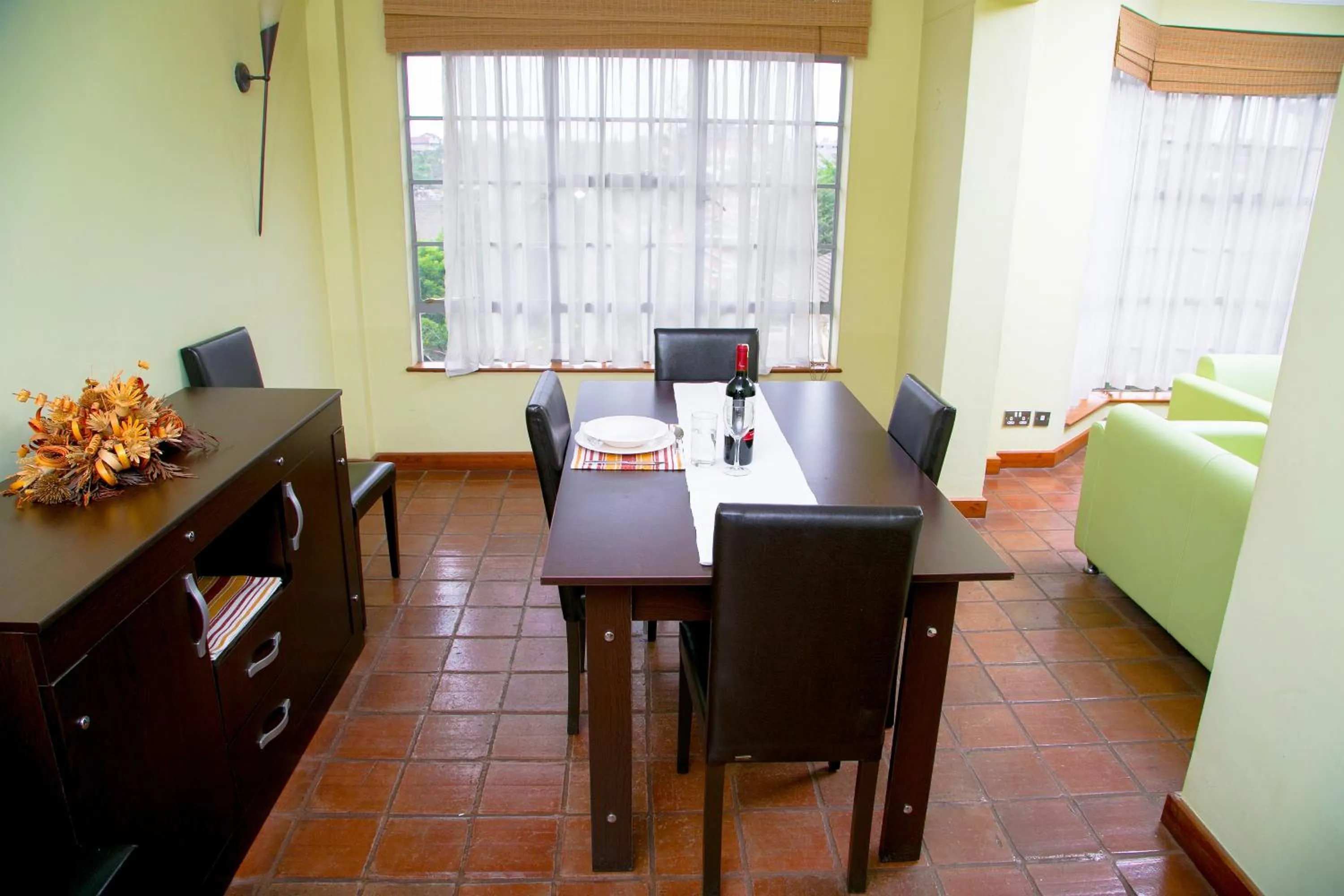 Dining area in Batians Apartment Hotel