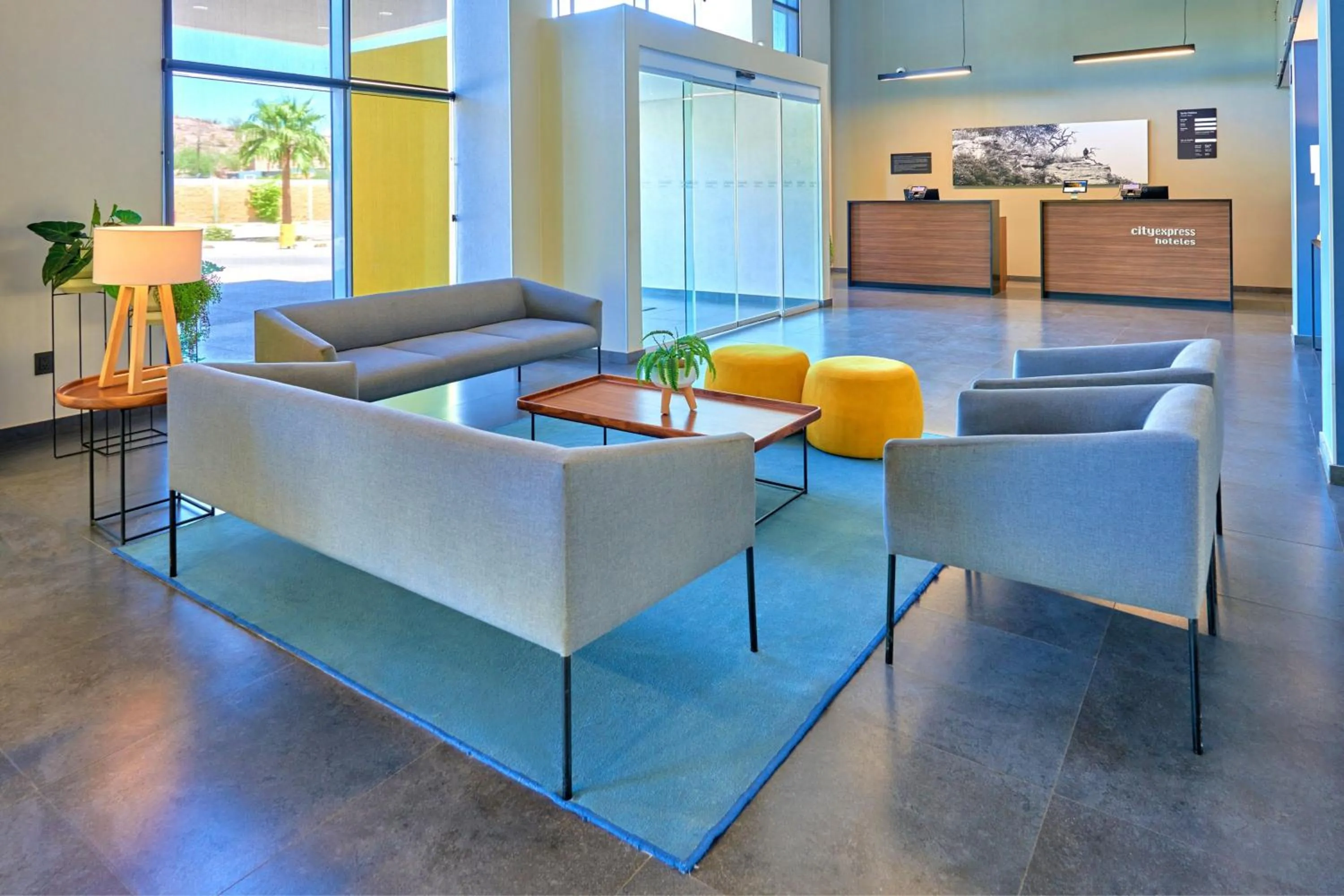 Lobby or reception in City Express by Marriott Guaymas