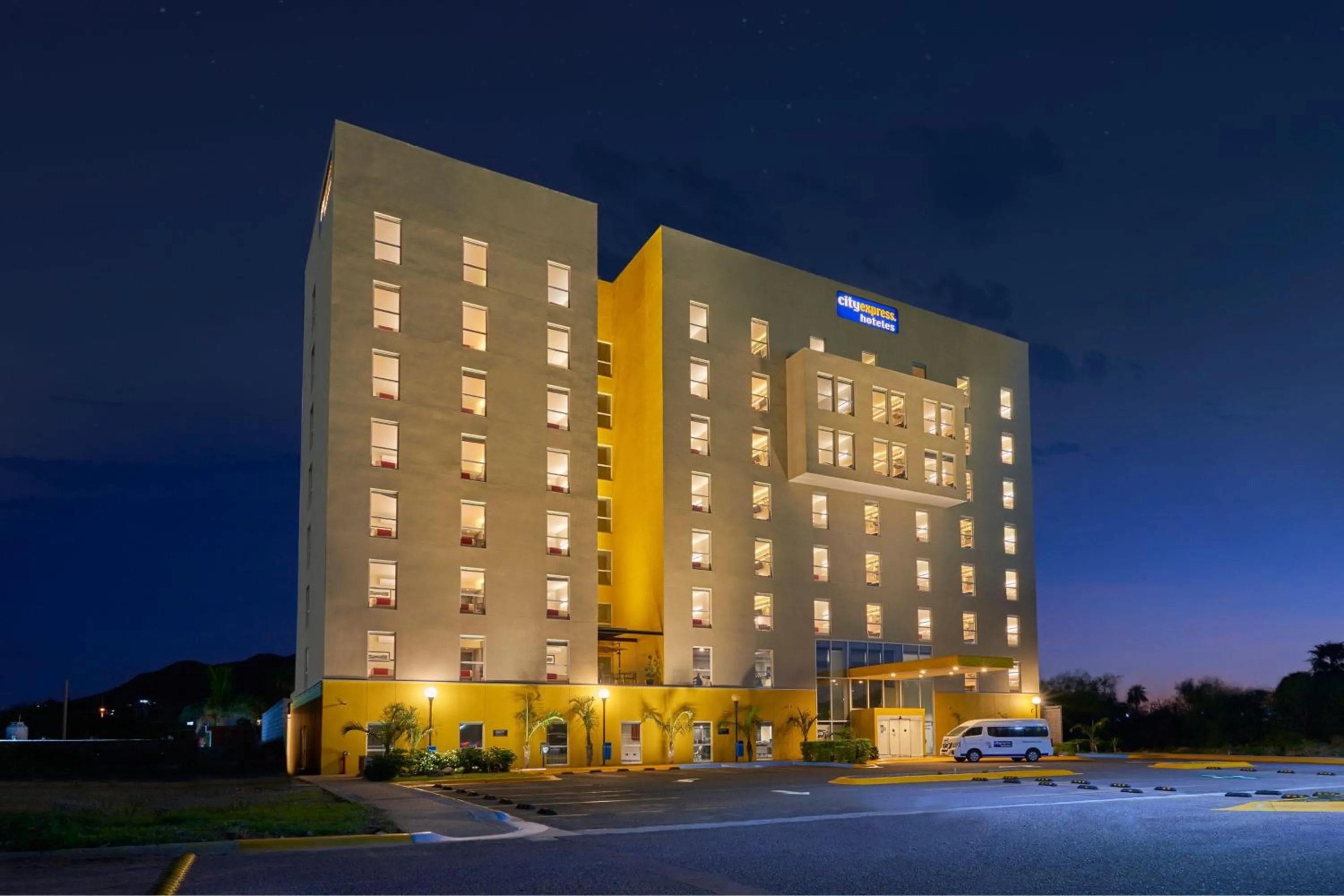 Property building in City Express by Marriott Guaymas