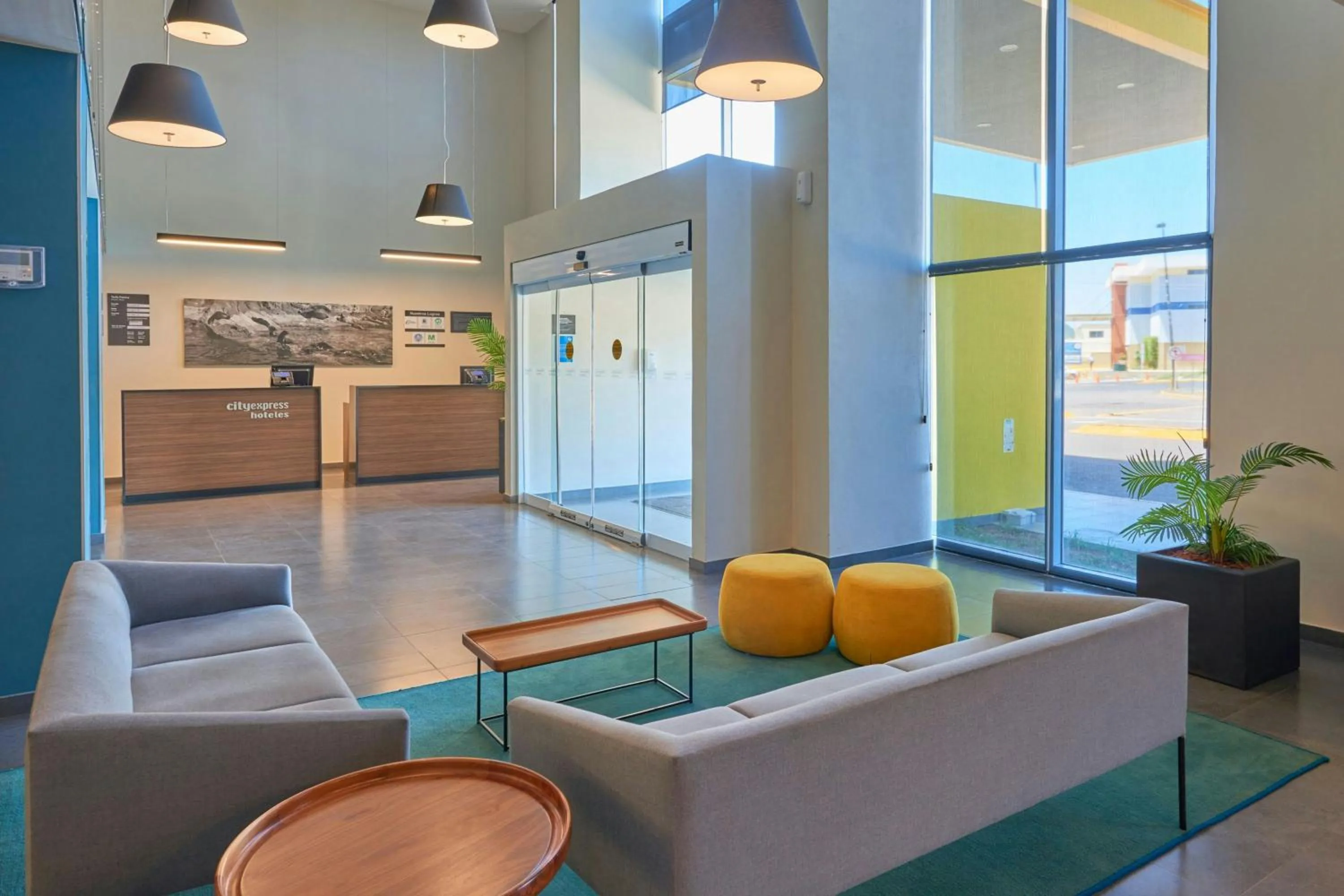 Lobby or reception in City Express by Marriott Guaymas