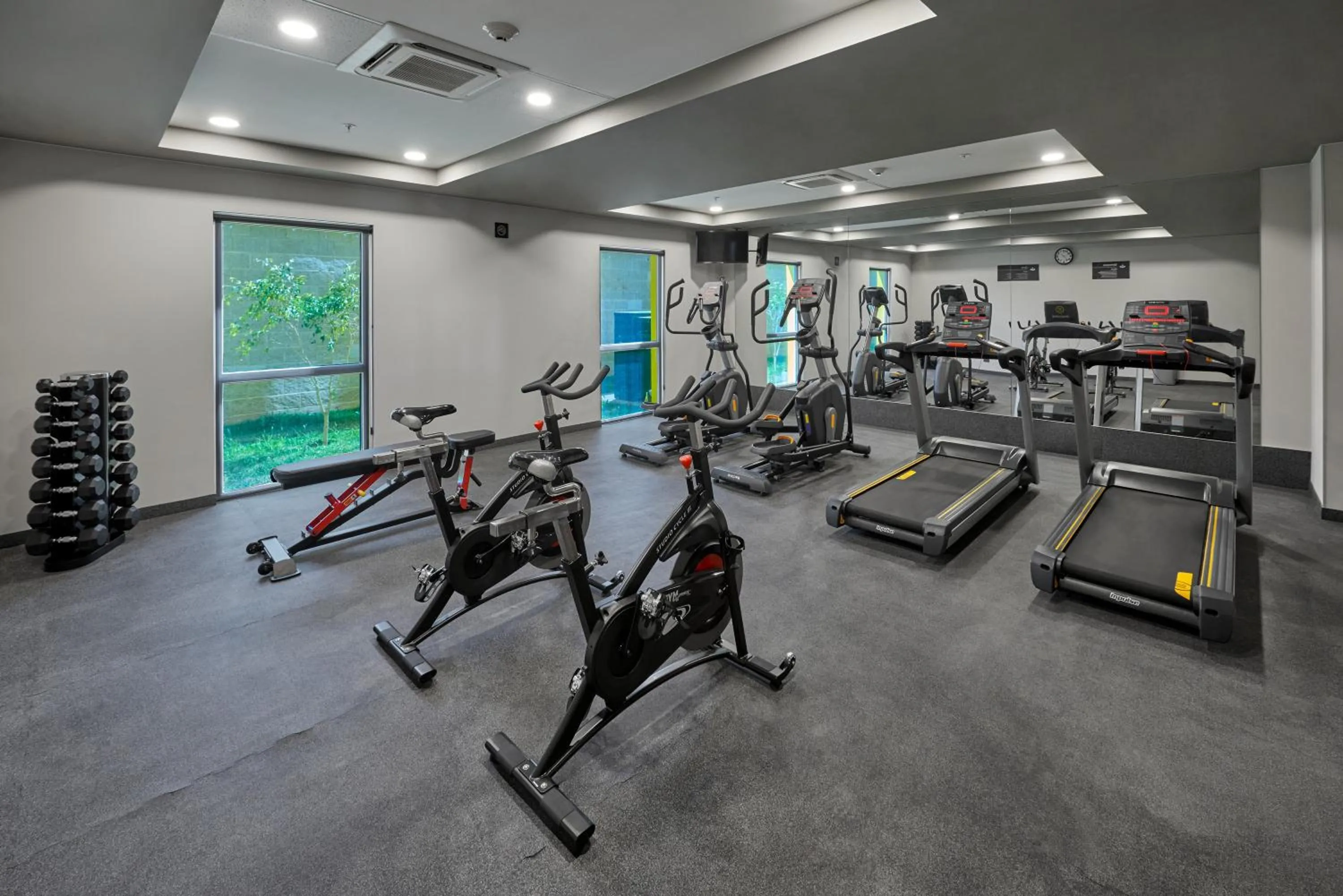 Fitness centre/facilities in City Express by Marriott Guaymas