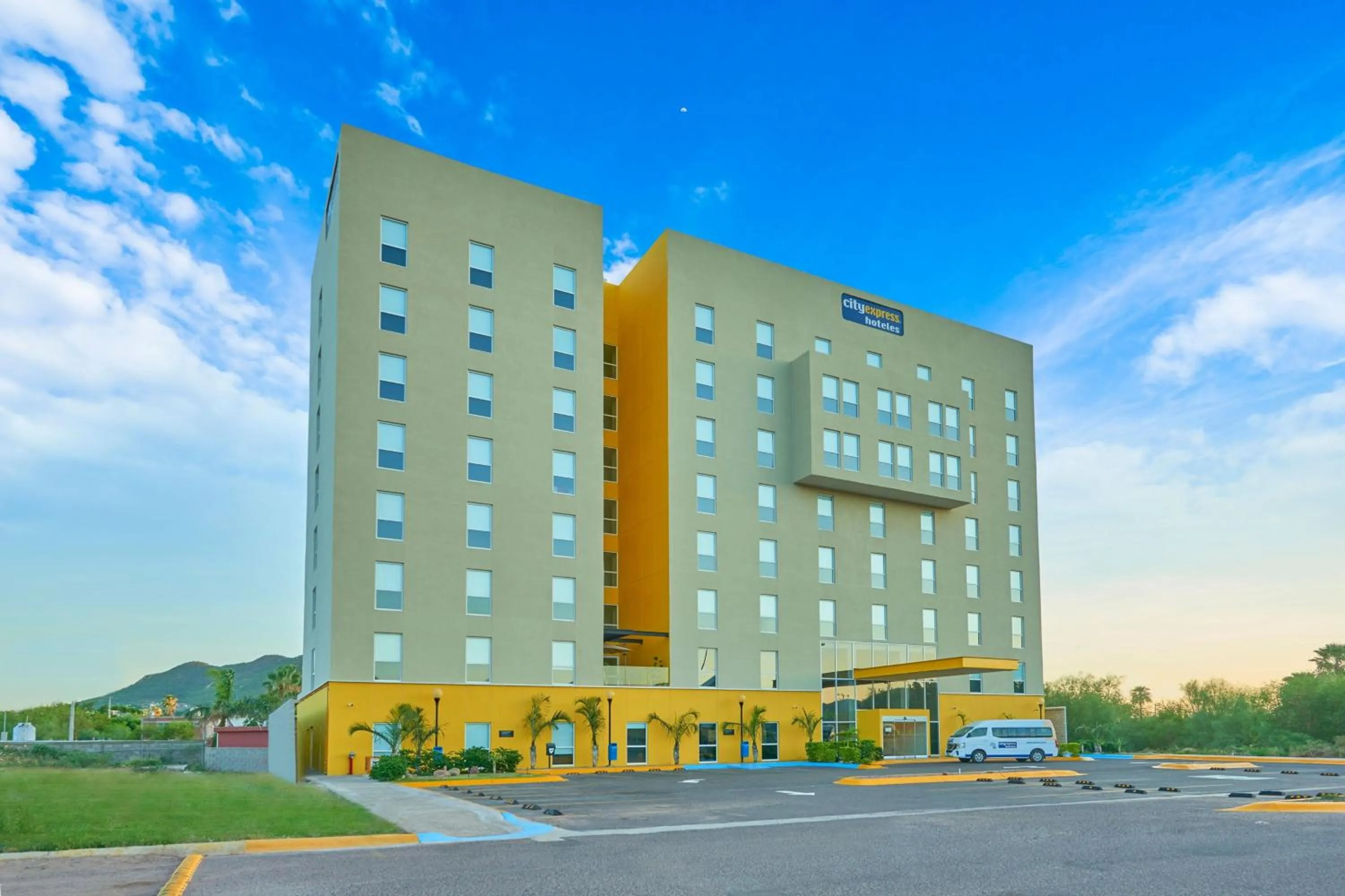 Property building in City Express by Marriott Guaymas