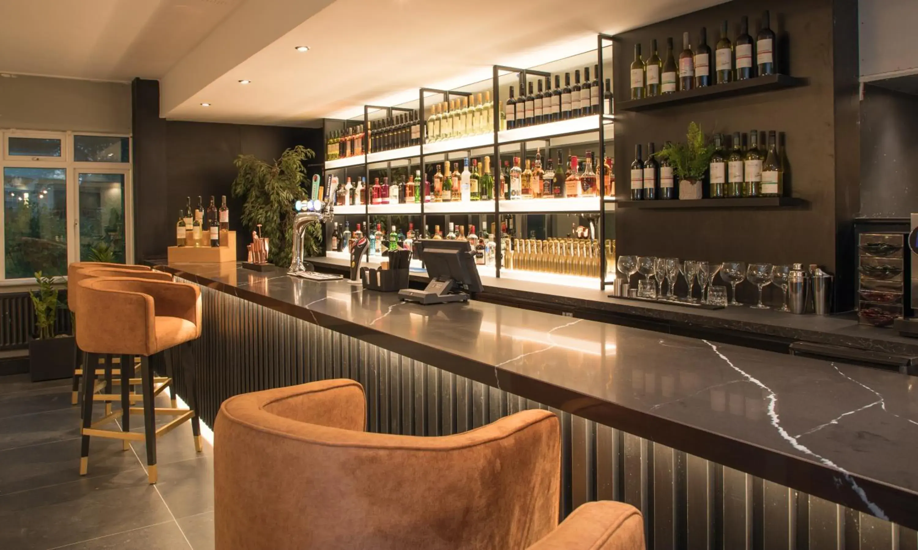 Lounge or bar in Park Inn by Radisson Bournemouth Lounge or bar in Park Inn by Radisson Bournemouth