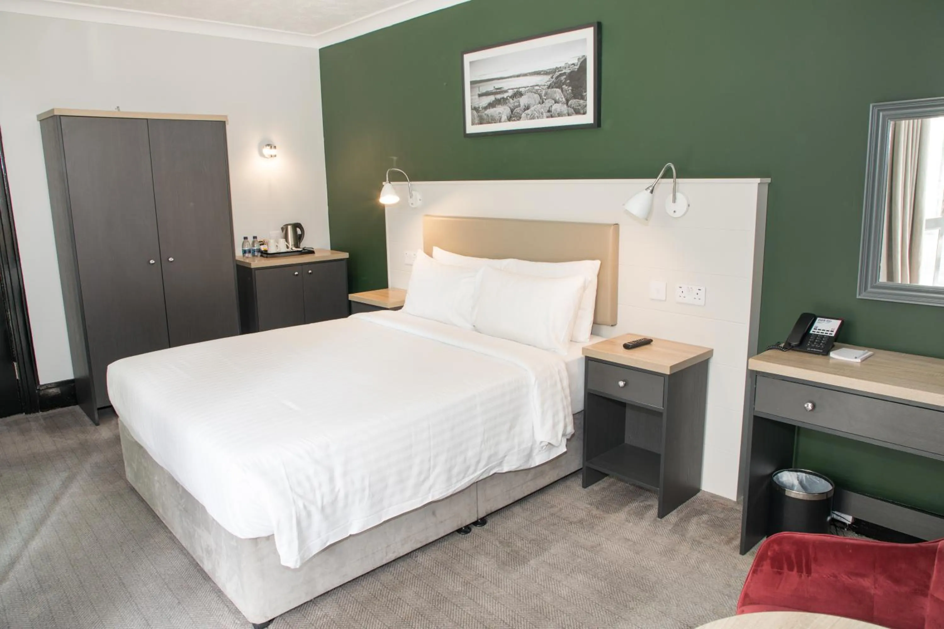 Bedroom, Bed in Park Inn by Radisson Bournemouth