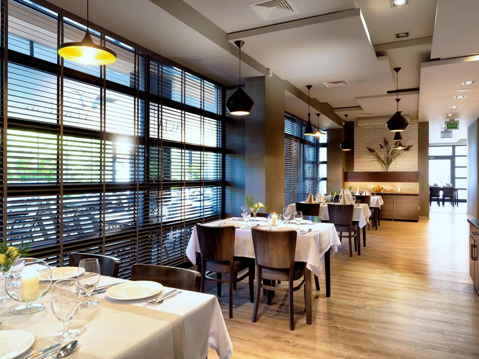 Restaurant/places to eat in Atrium Apartamenty