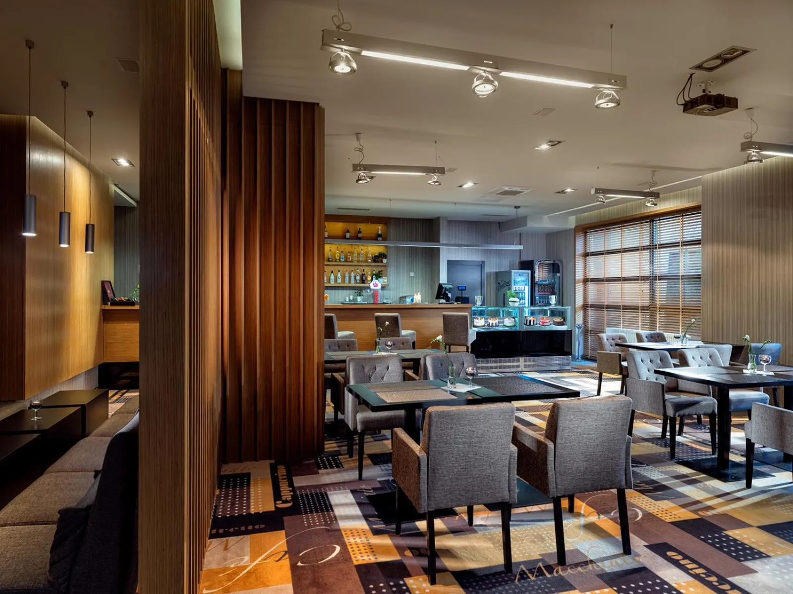 Restaurant/places to eat in Atrium Apartamenty