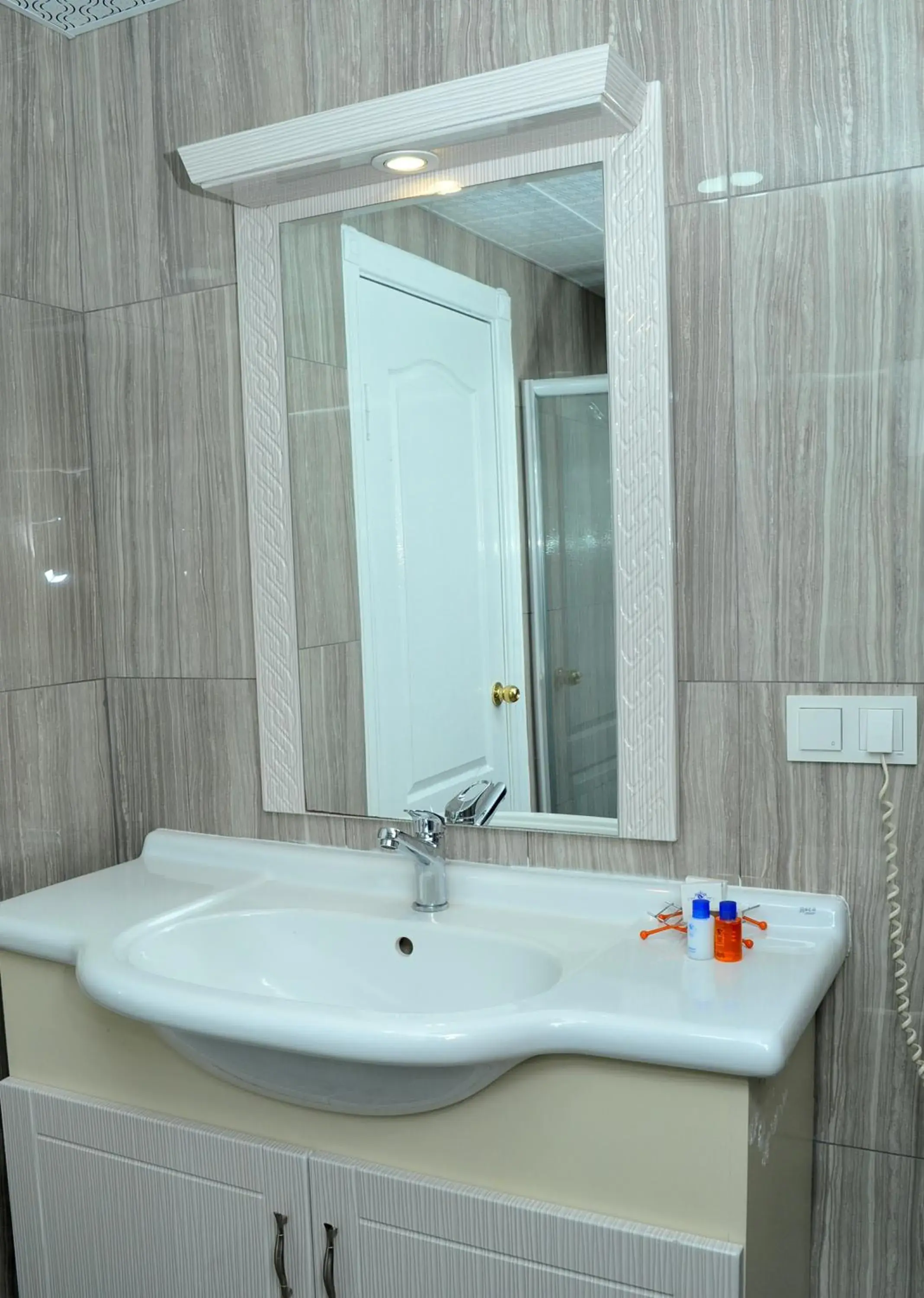 Standard Twin Room - single occupancy in Lion City Hotel Ankara Standard Twin Room - single occupancy in Lion City Hotel Ankara