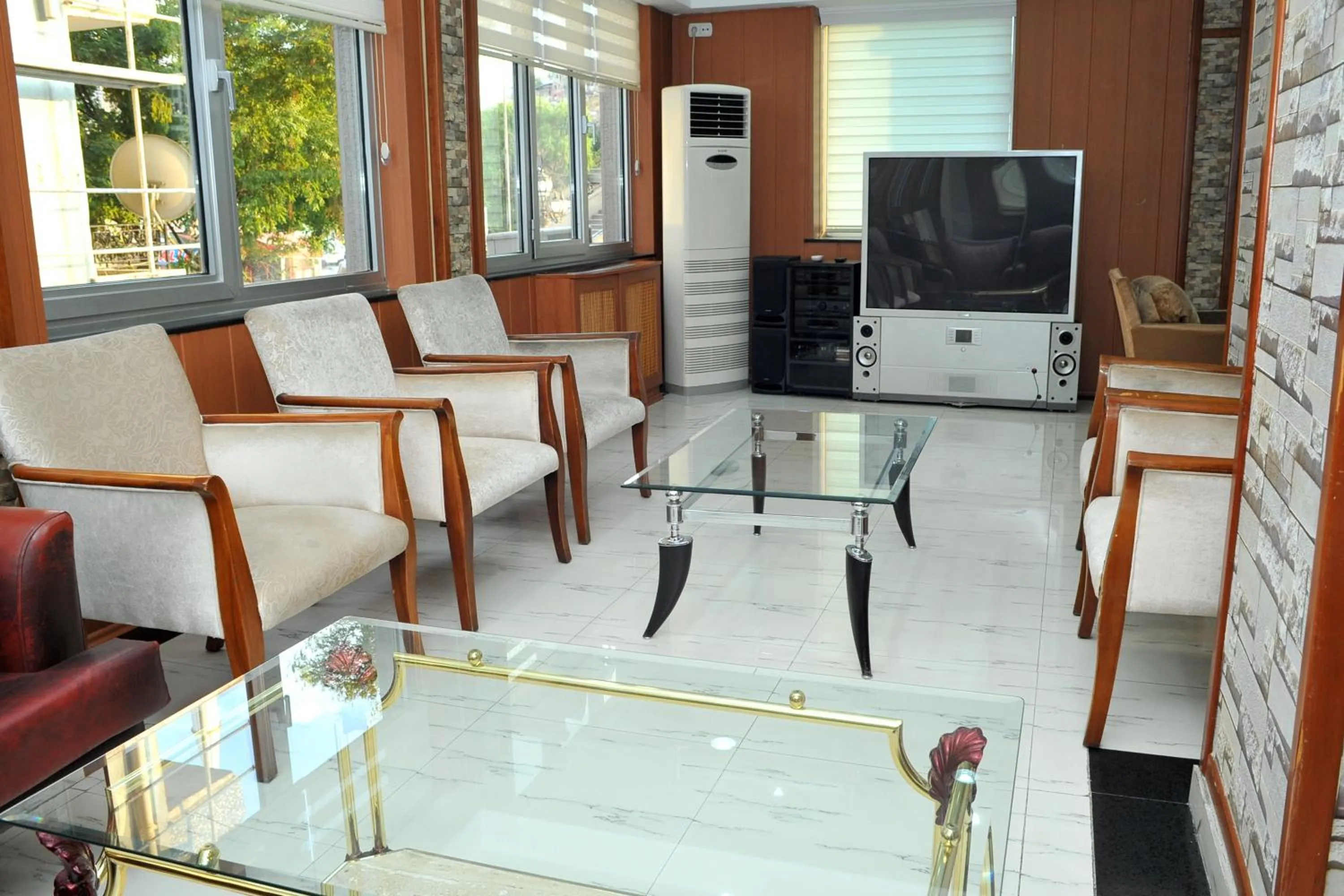 Seating area in Lion City Hotel Ankara