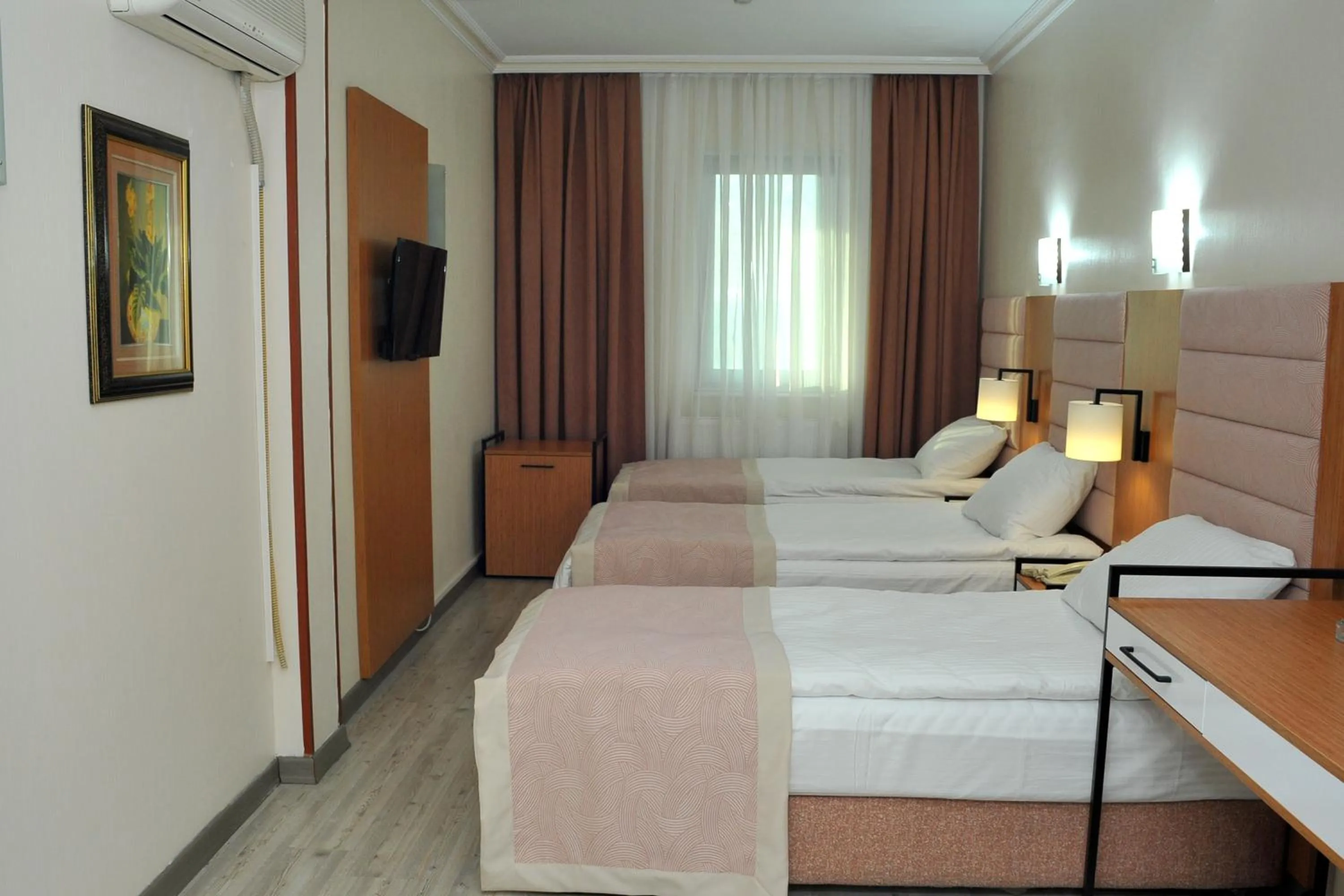 Photo of the whole room, Bed in Lion City Hotel Ankara