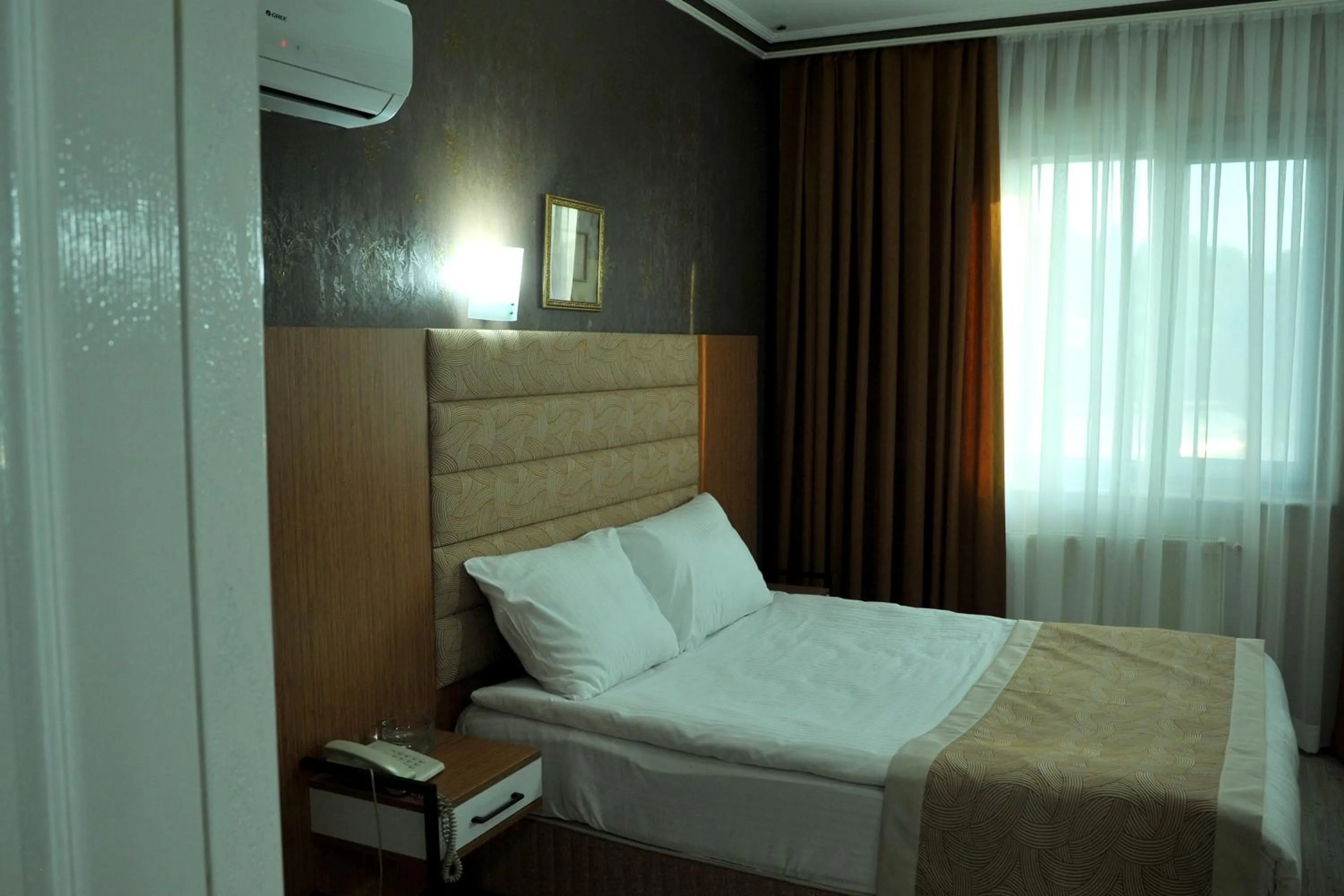 Photo of the whole room, Bed in Lion City Hotel Ankara