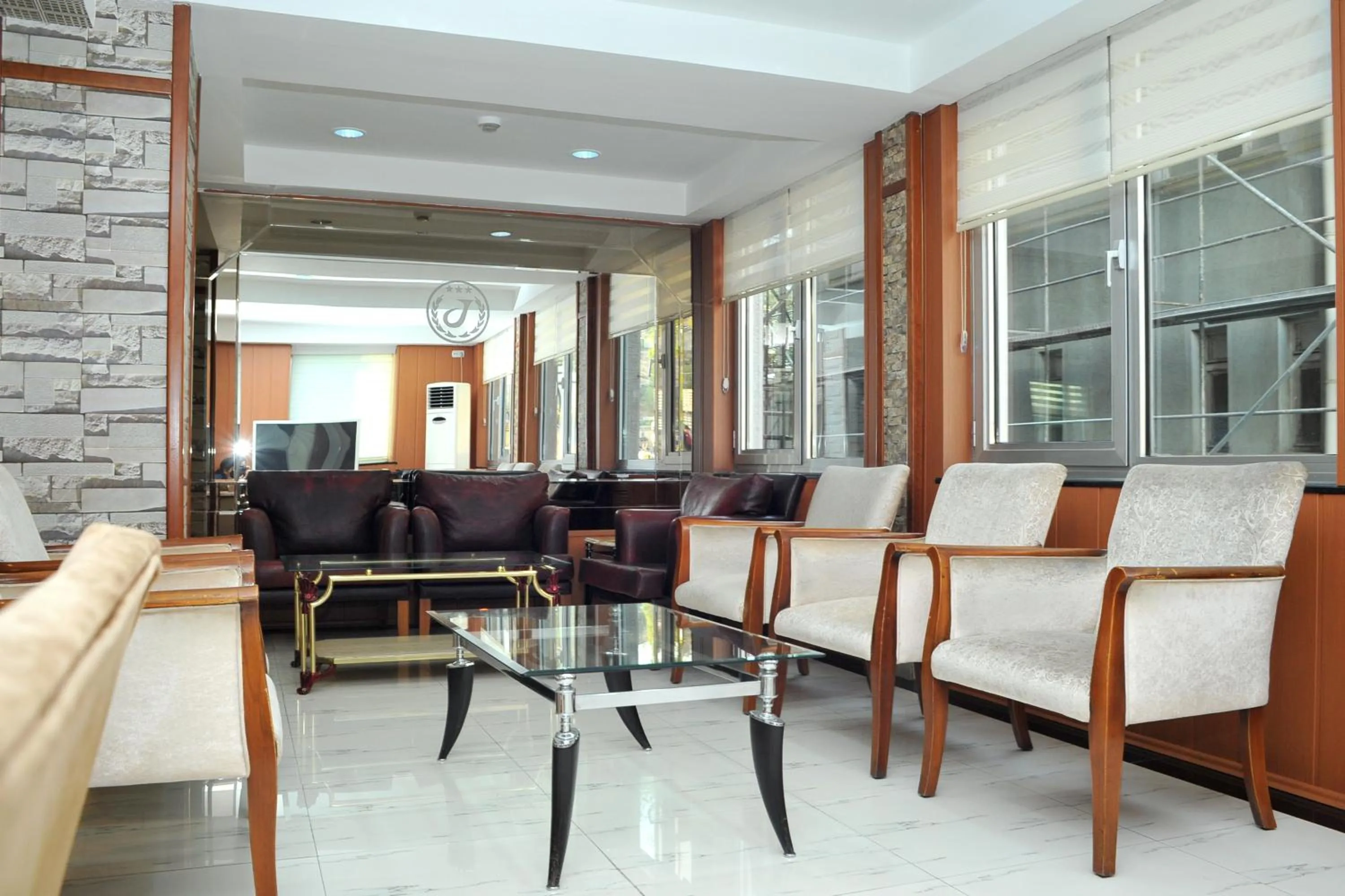 Seating area in Lion City Hotel Ankara