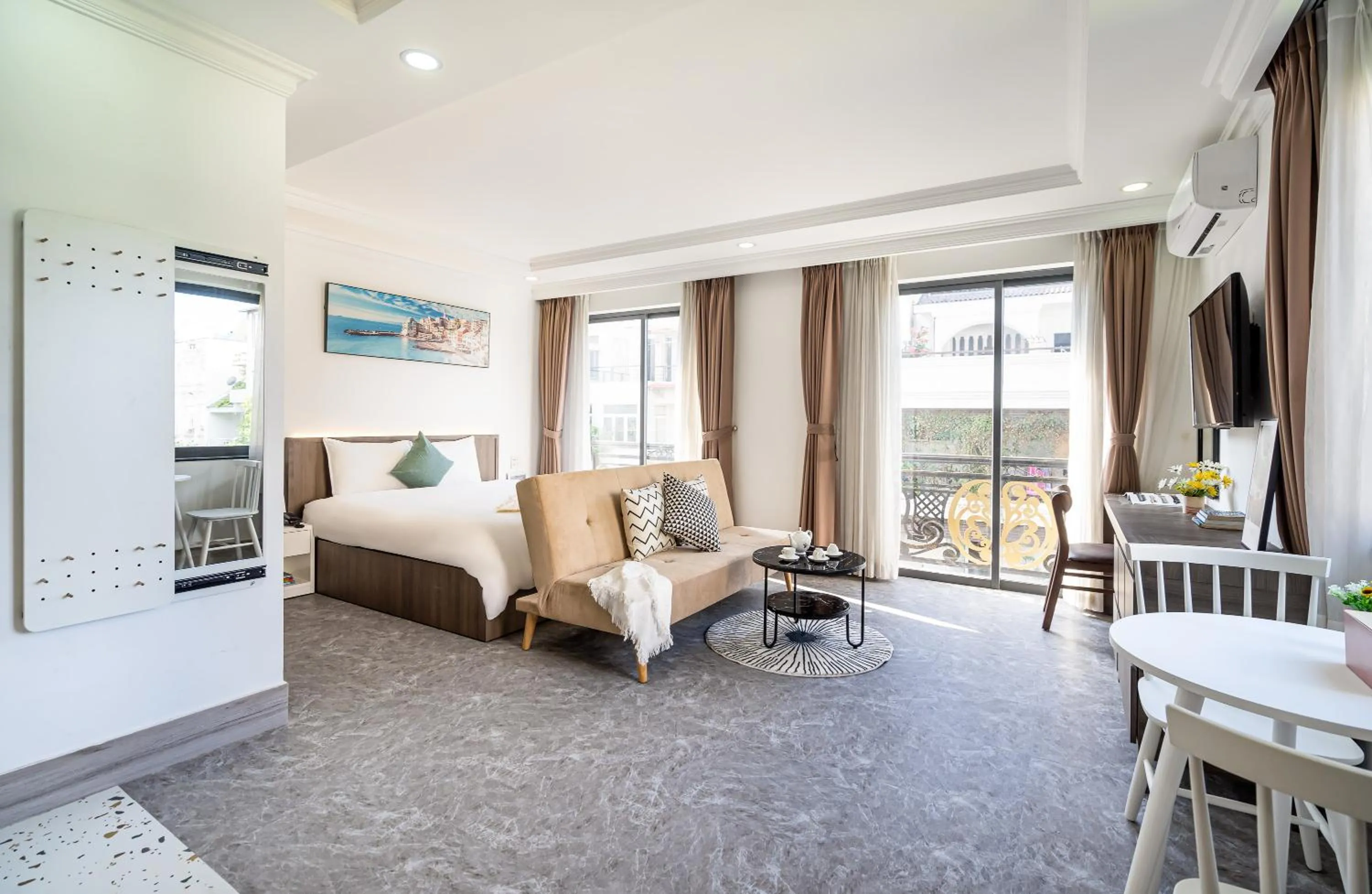 Photo of the whole room, Bed in The Royal LandPark - Phu My Hung