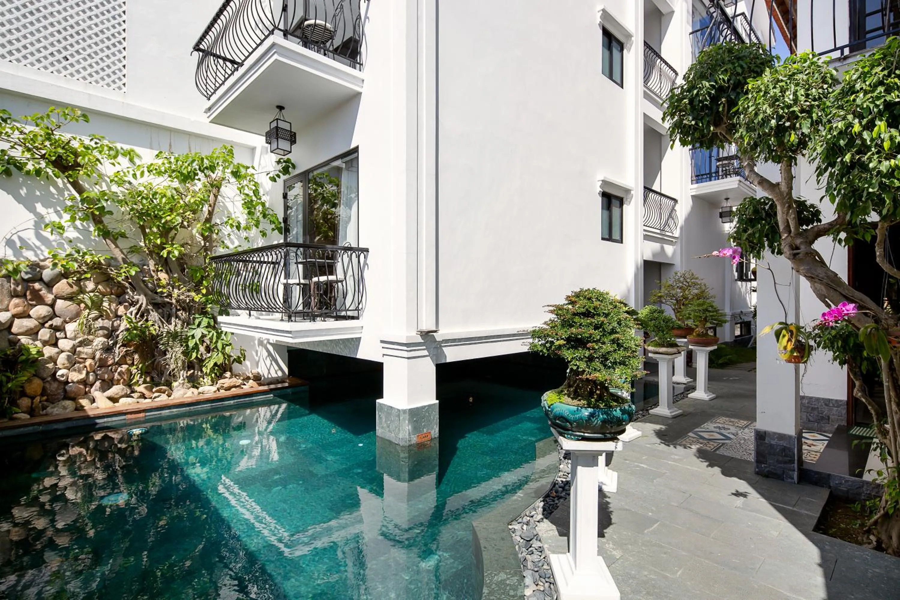 Swimming pool in Riverside Impression Villa