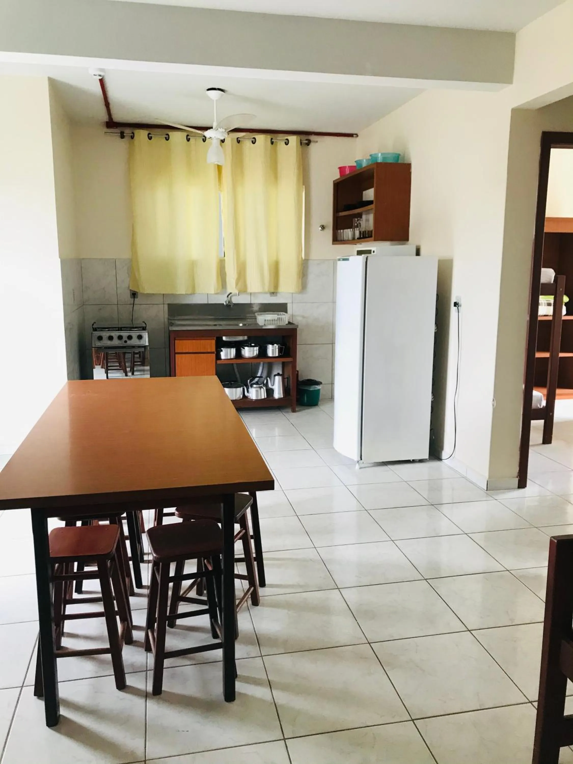 Communal lounge/ TV room in Paraiso do Estaleirinho - Balneario Camboriu