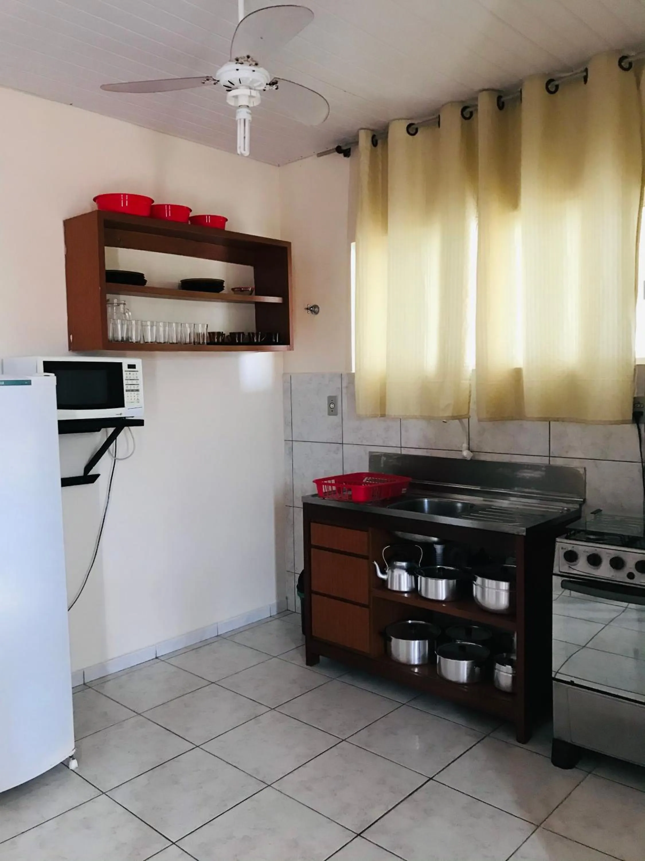 Kitchen or kitchenette in Paraiso do Estaleirinho - Balneario Camboriu