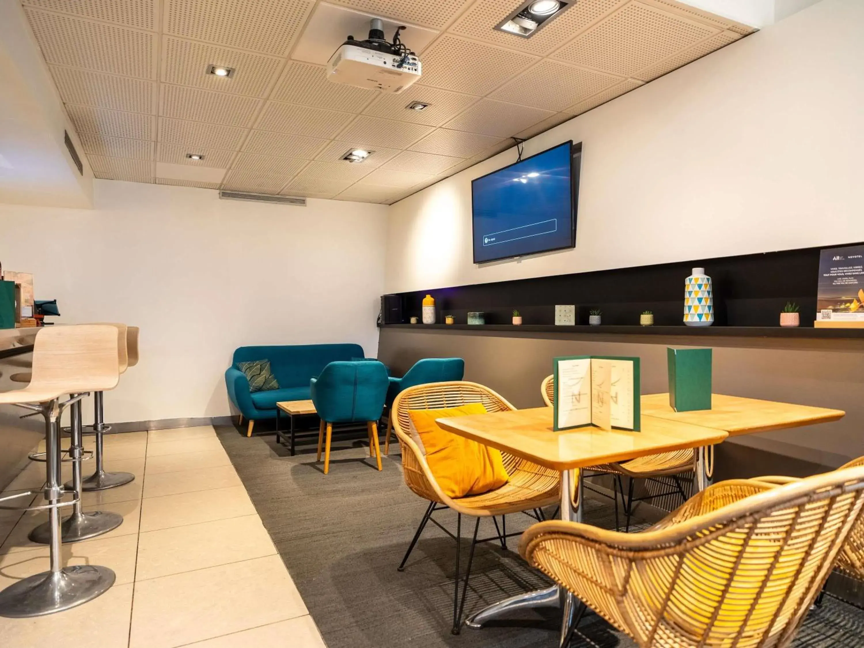 Property building in Novotel Poissy Orgeval Property building in Novotel Poissy Orgeval