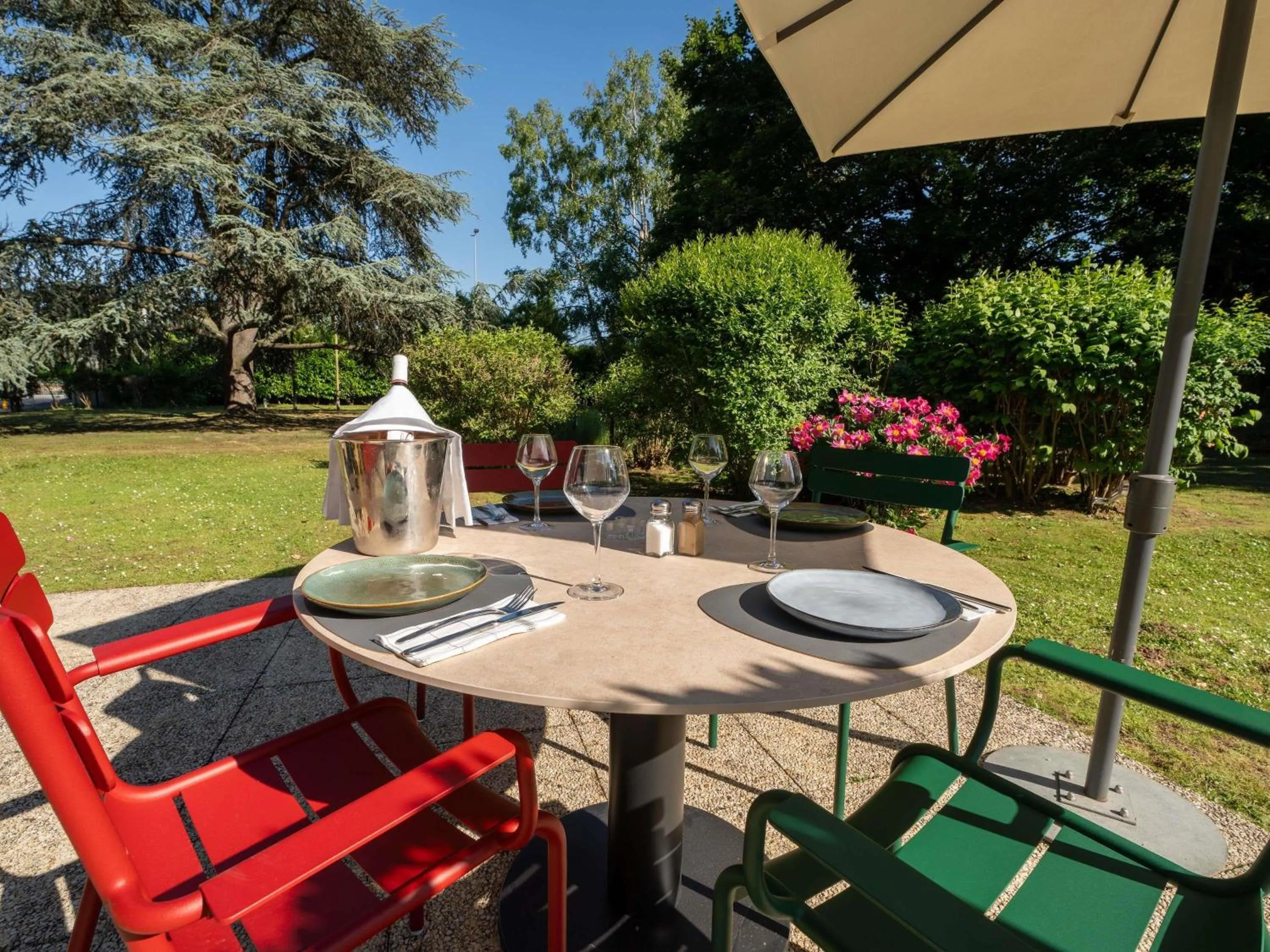 Restaurant/places to eat in Novotel Poissy Orgeval