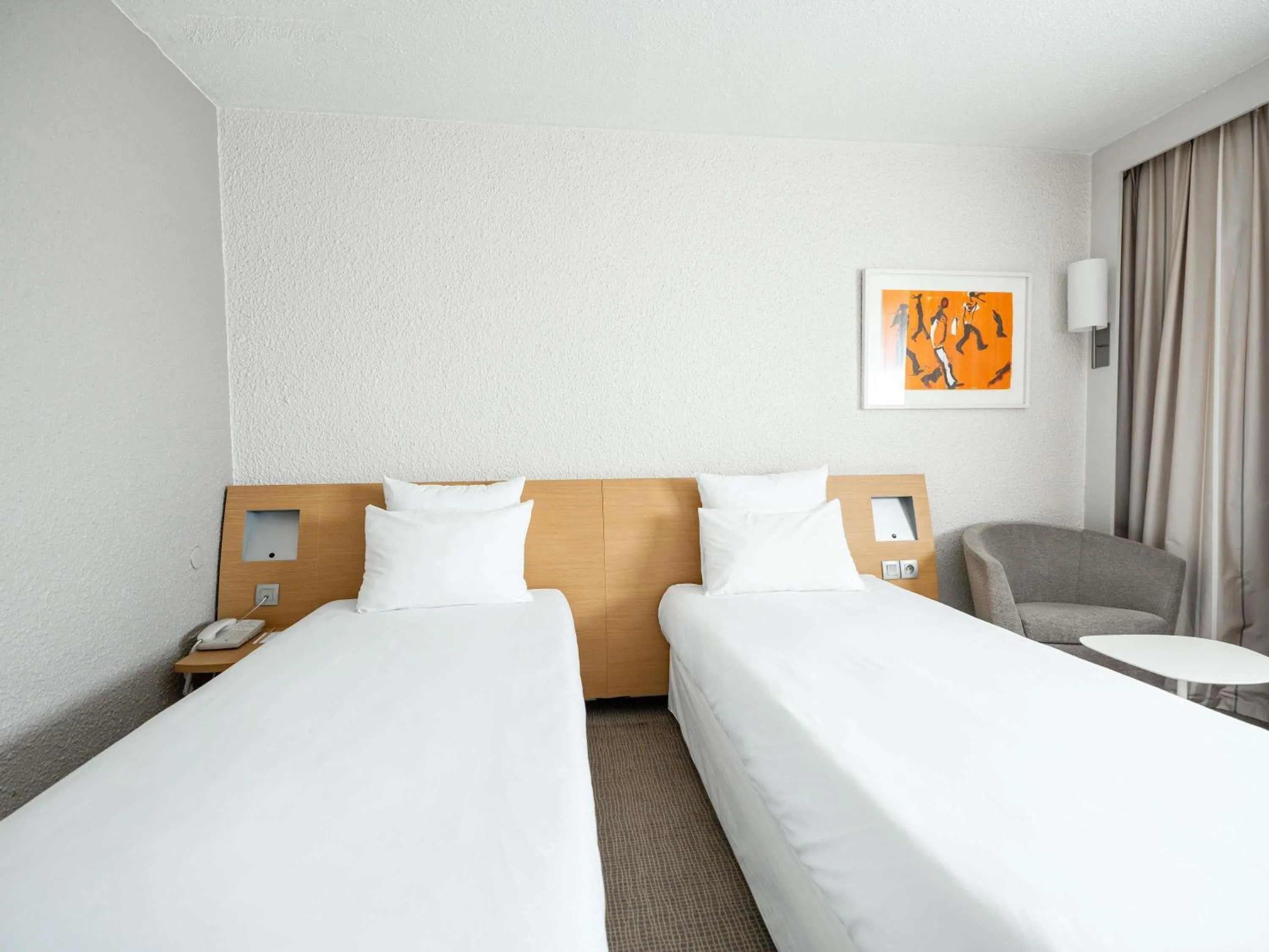 Bedroom, Bed in Novotel Poissy Orgeval