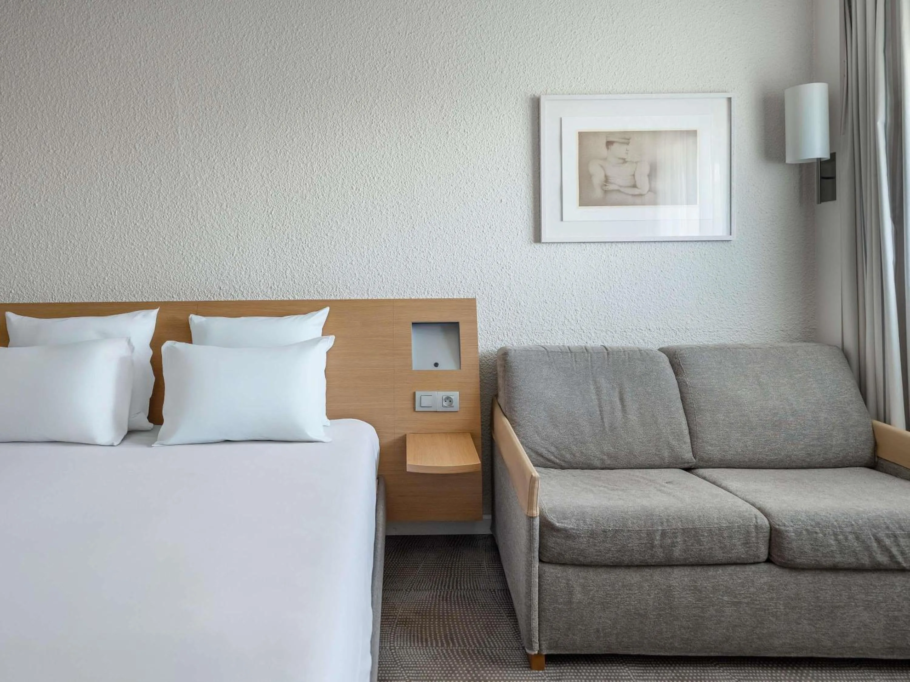 Bedroom, Bed in Novotel Poissy Orgeval