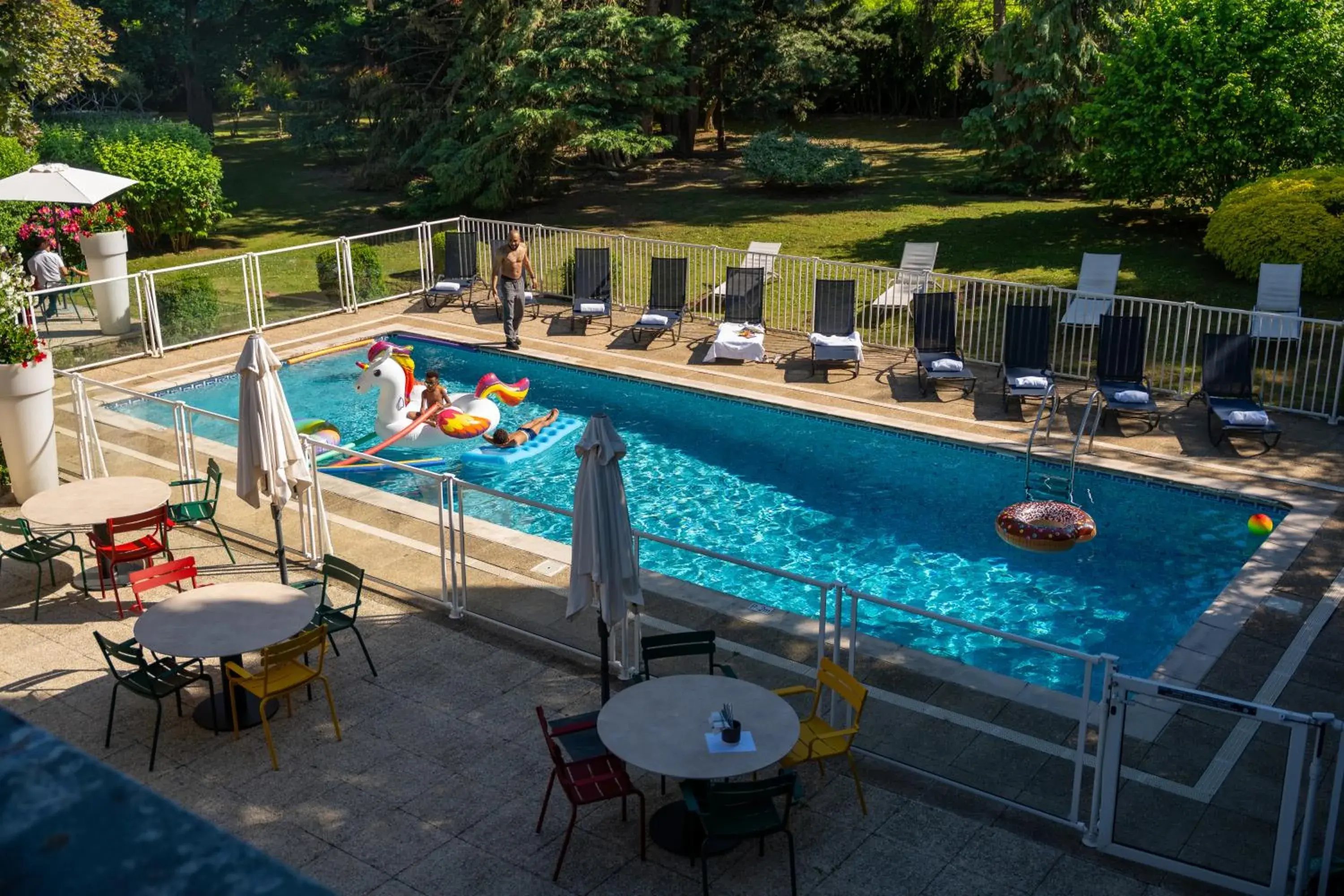 Swimming pool in Novotel Poissy Orgeval Swimming pool in Novotel Poissy Orgeval