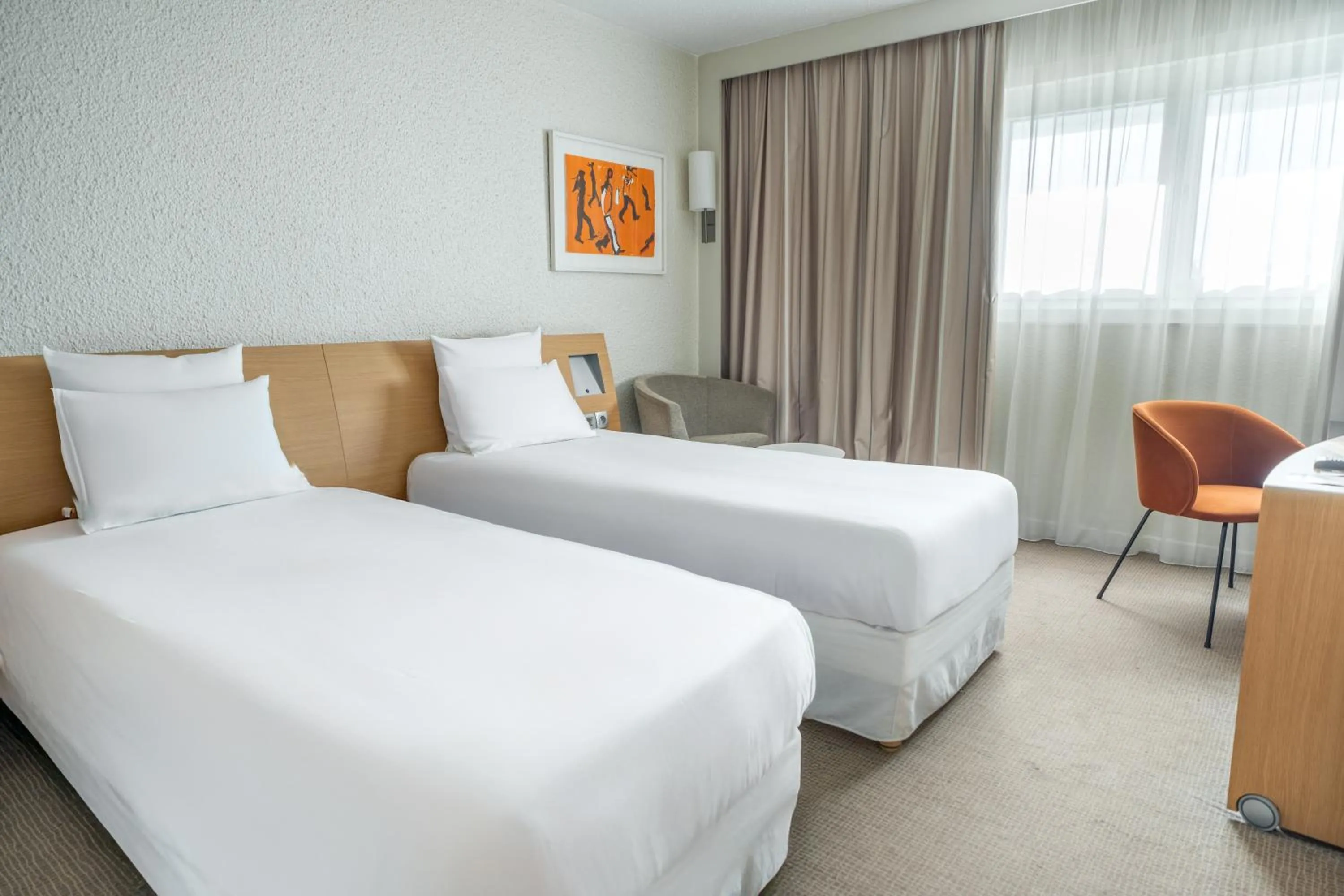 Bedroom, Bed in Novotel Poissy Orgeval