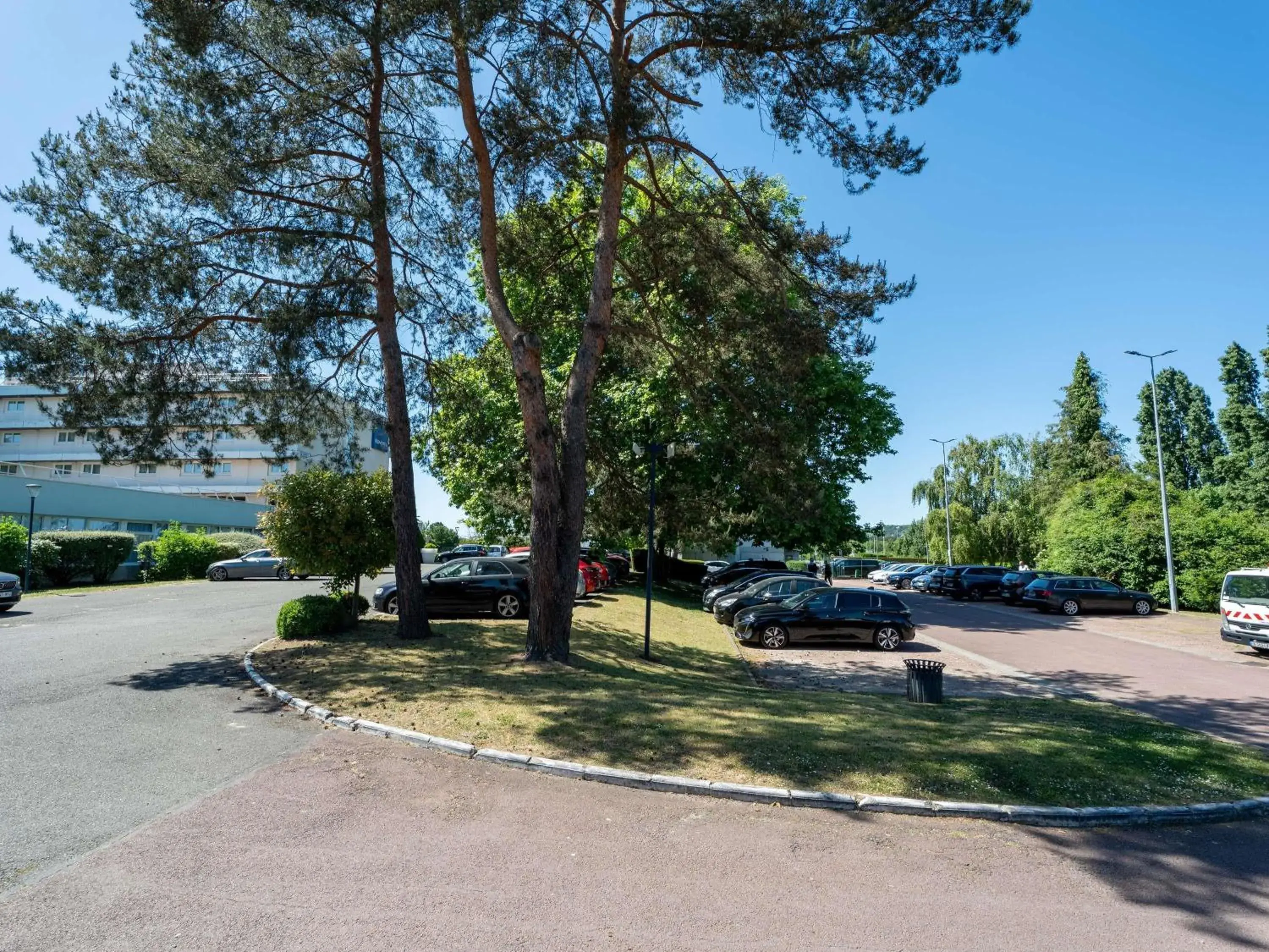 Property building in Novotel Poissy Orgeval Property building in Novotel Poissy Orgeval