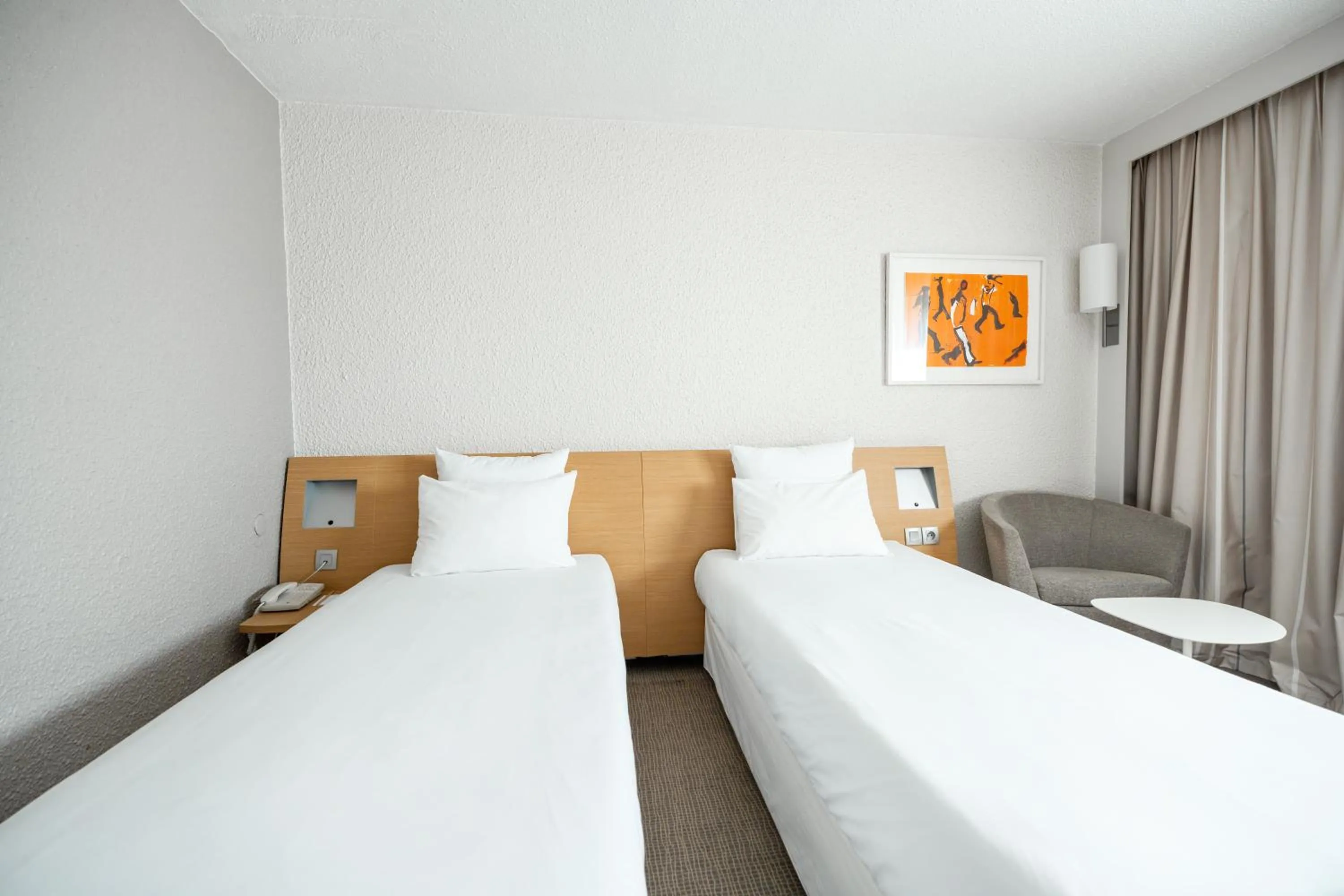Bedroom, Bed in Novotel Poissy Orgeval