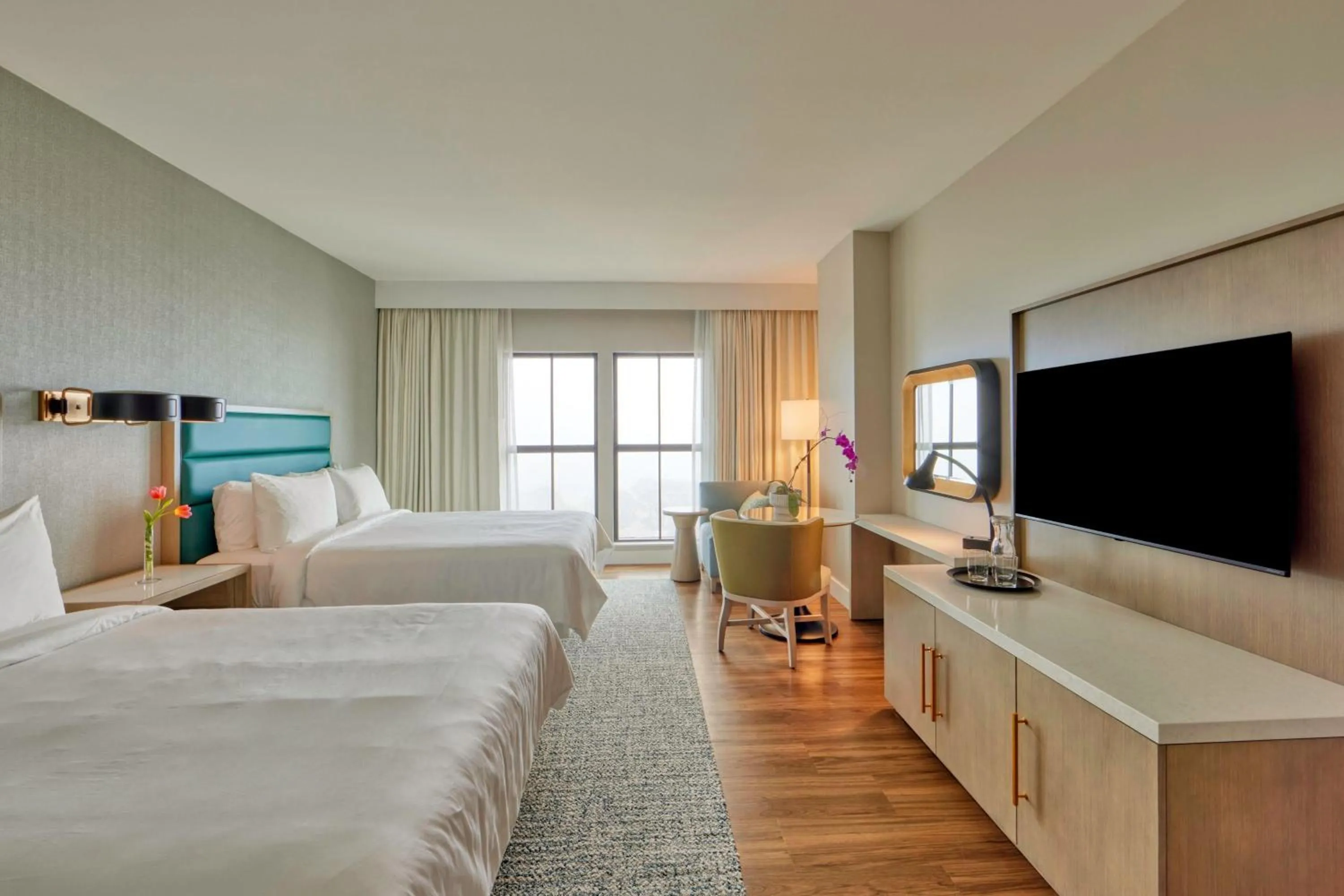 Photo of the whole room, Bed in Hotel Effie Sandestin Resort, Autograph Collection