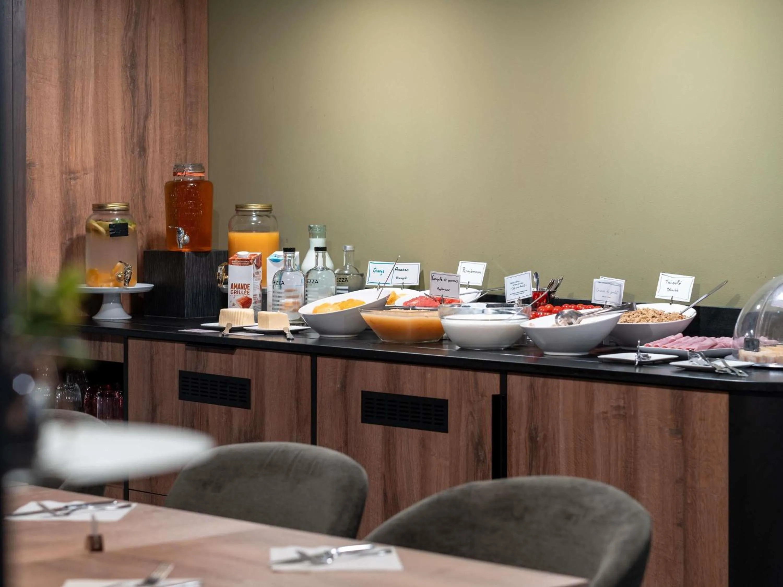 Breakfast in Novotel Chartres