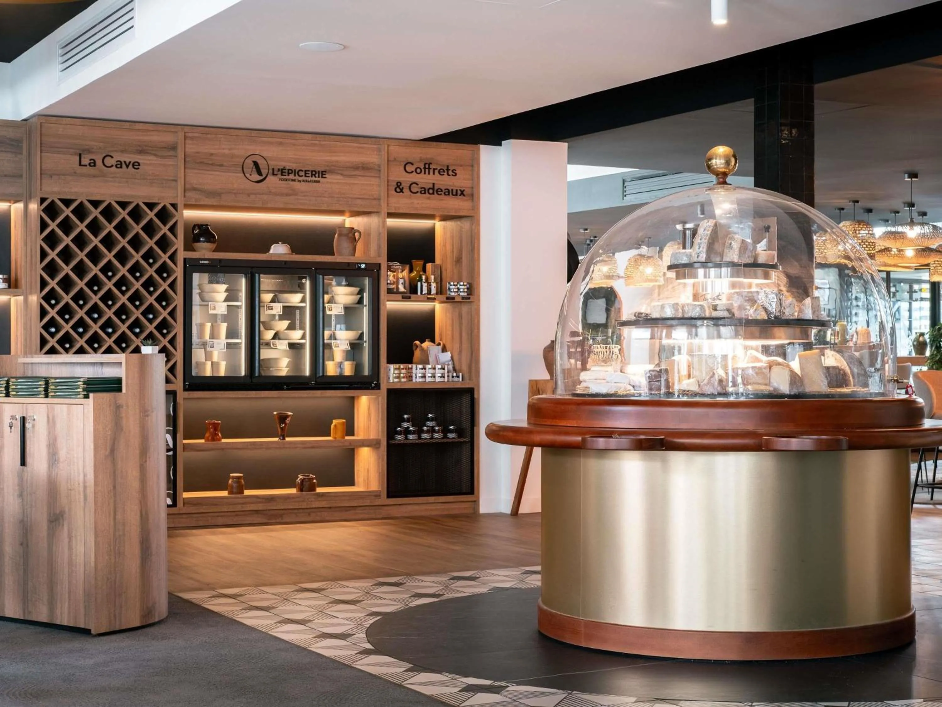 Restaurant/places to eat in Novotel Chartres