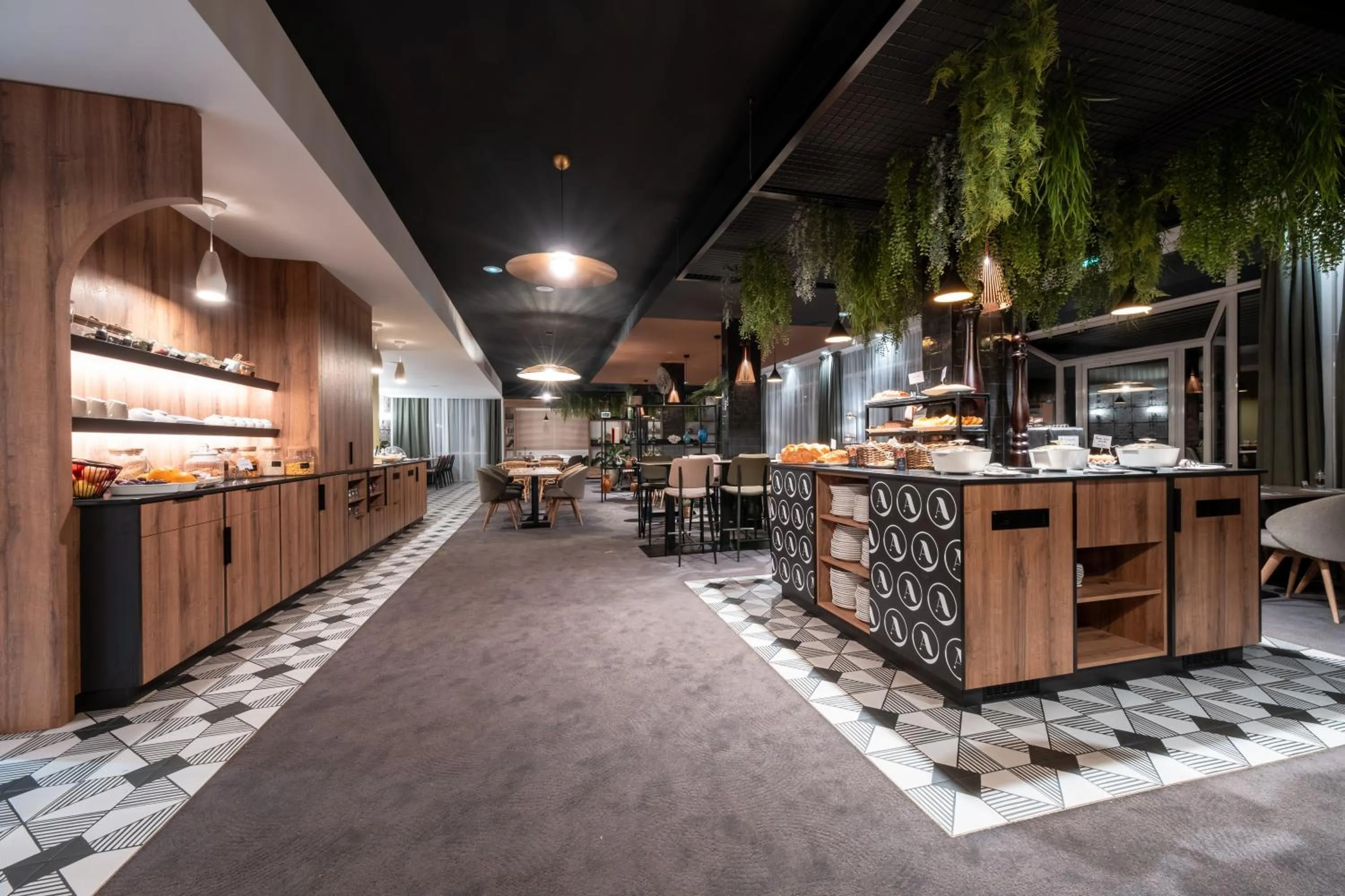 Restaurant/places to eat in Novotel Chartres