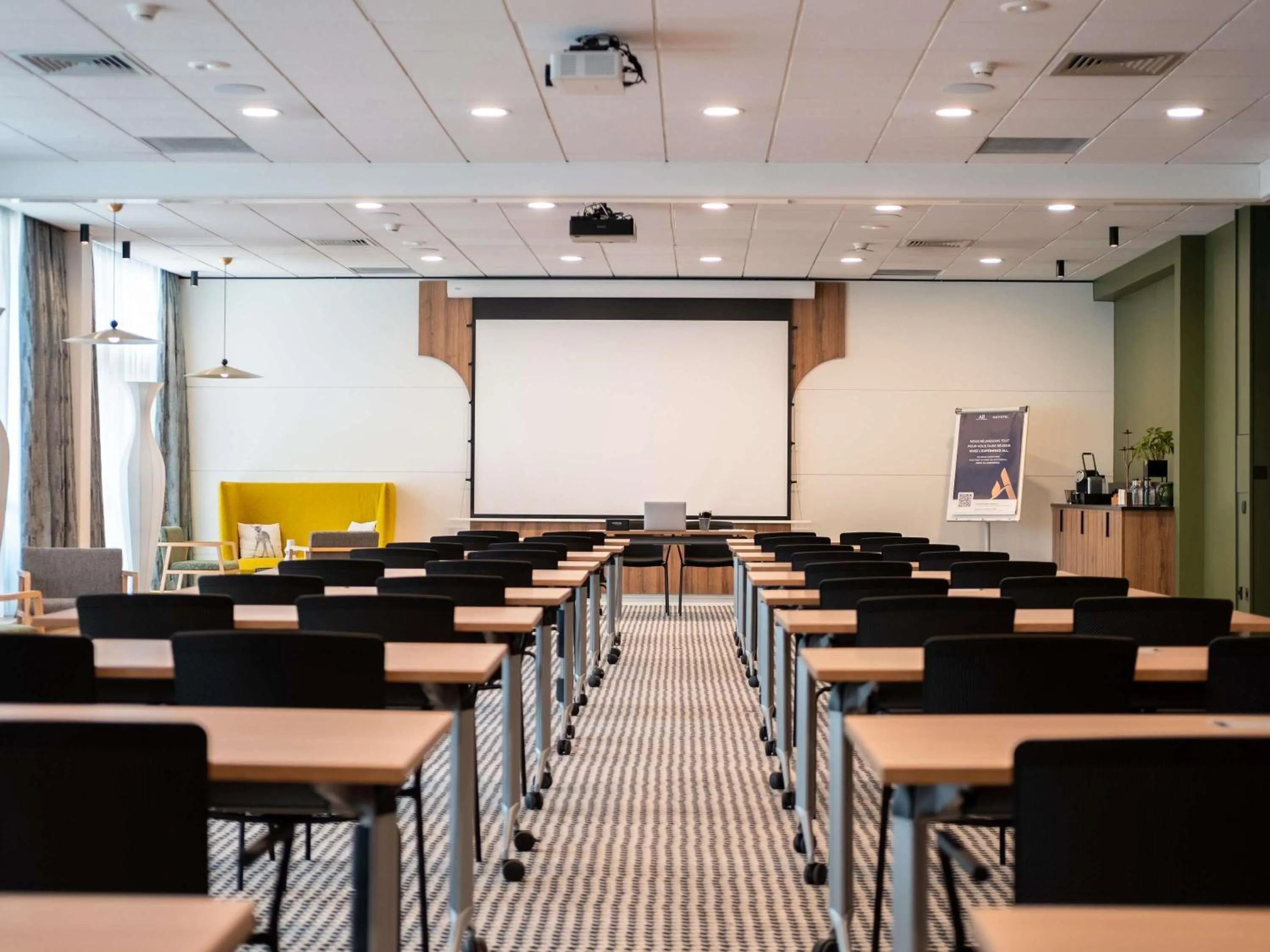 Property building in Novotel Chartres