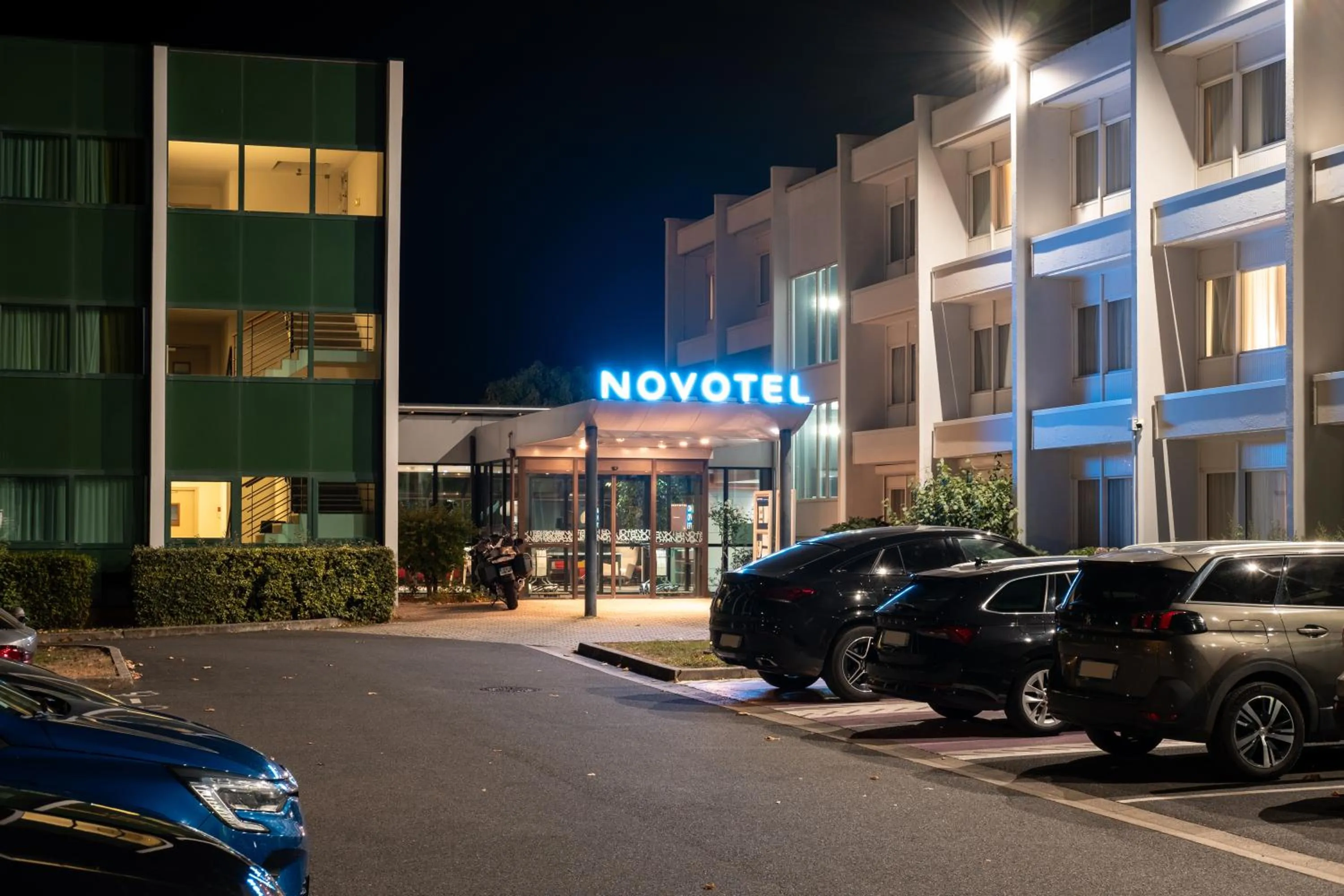 Property building in Novotel Chartres