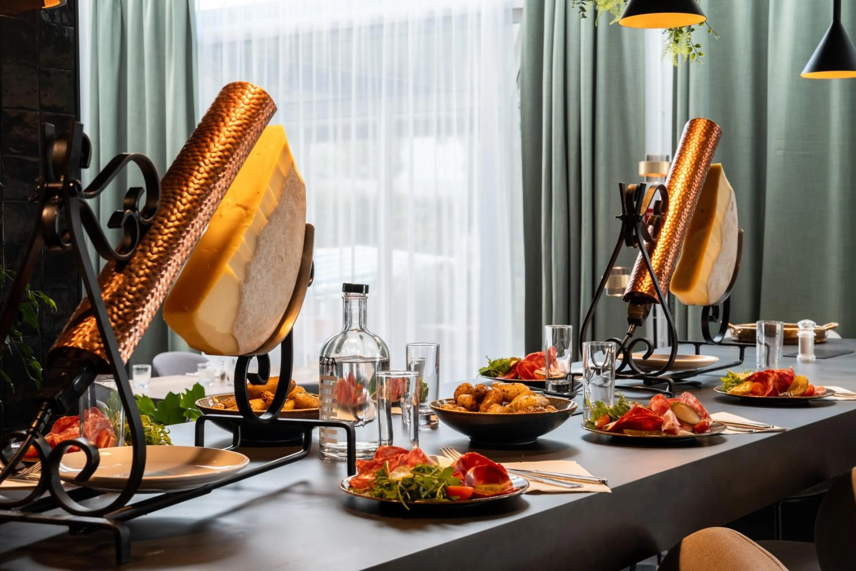 Restaurant/places to eat in Novotel Chartres