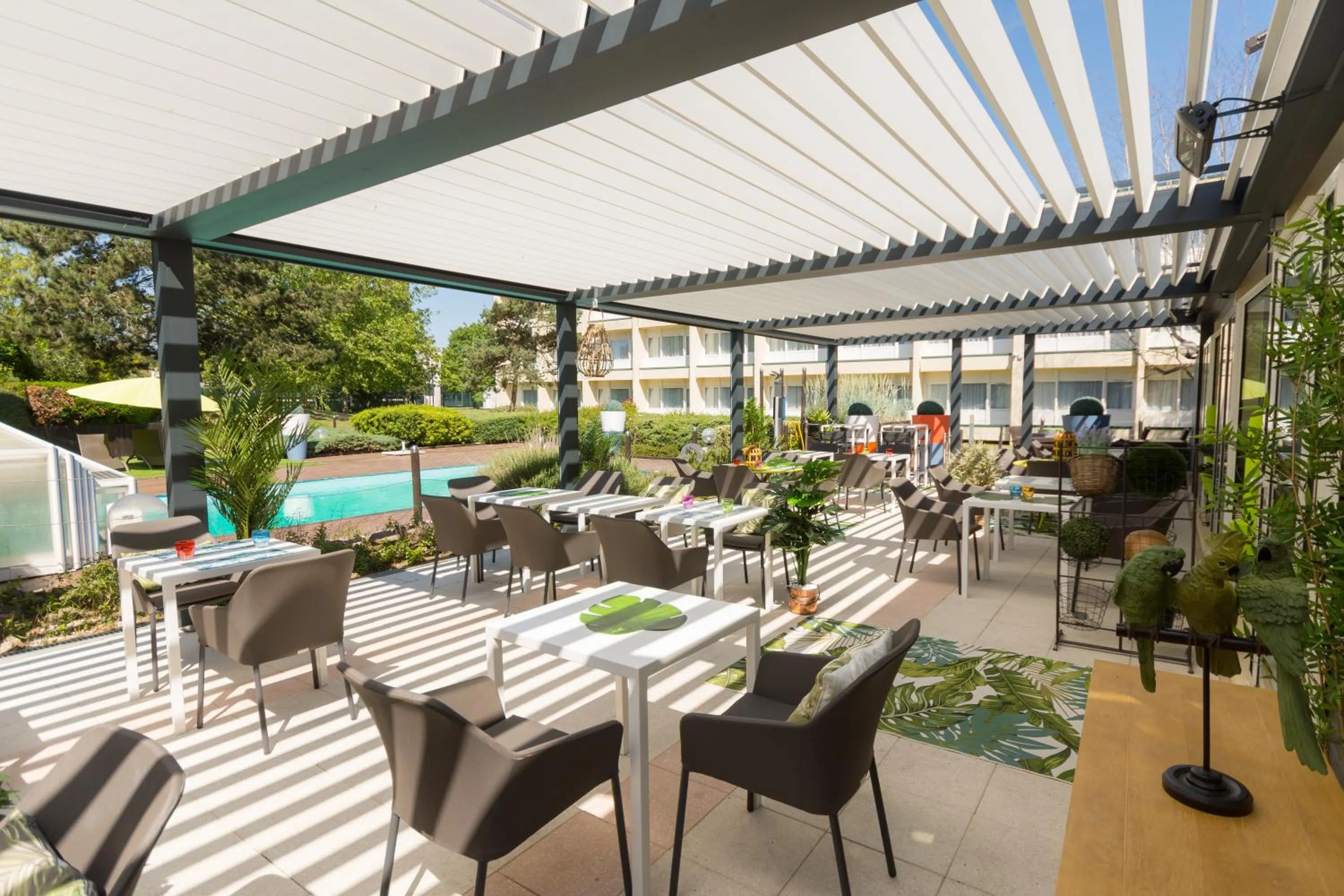 Restaurant/places to eat in Novotel Chartres